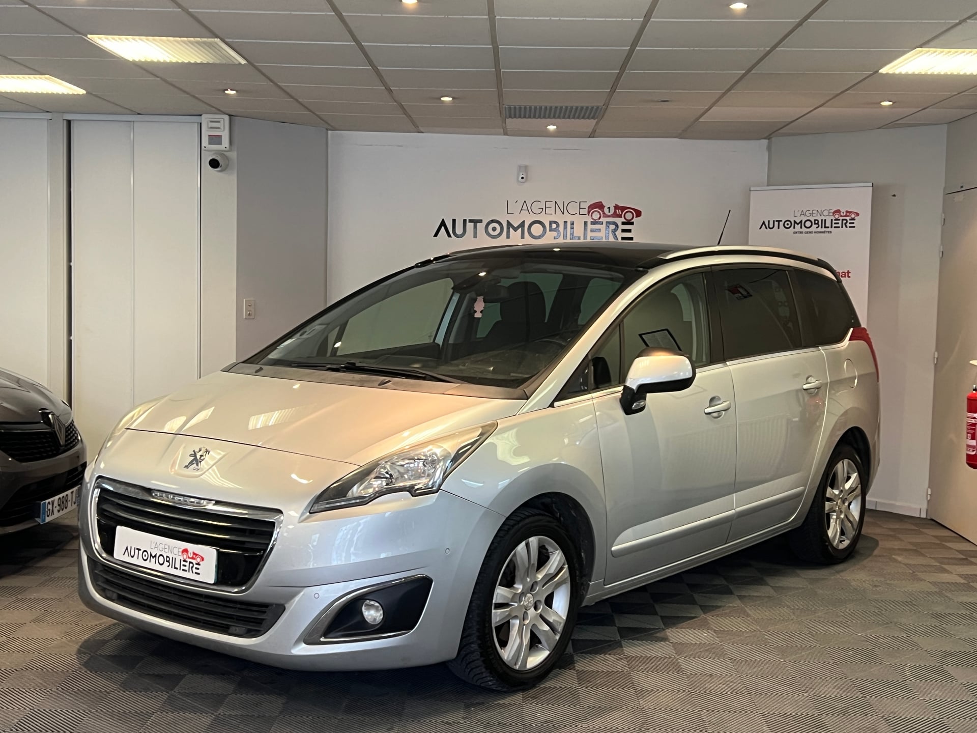 Peugeot 5008 1.6 e-HDi EAT6 120 CV Allure