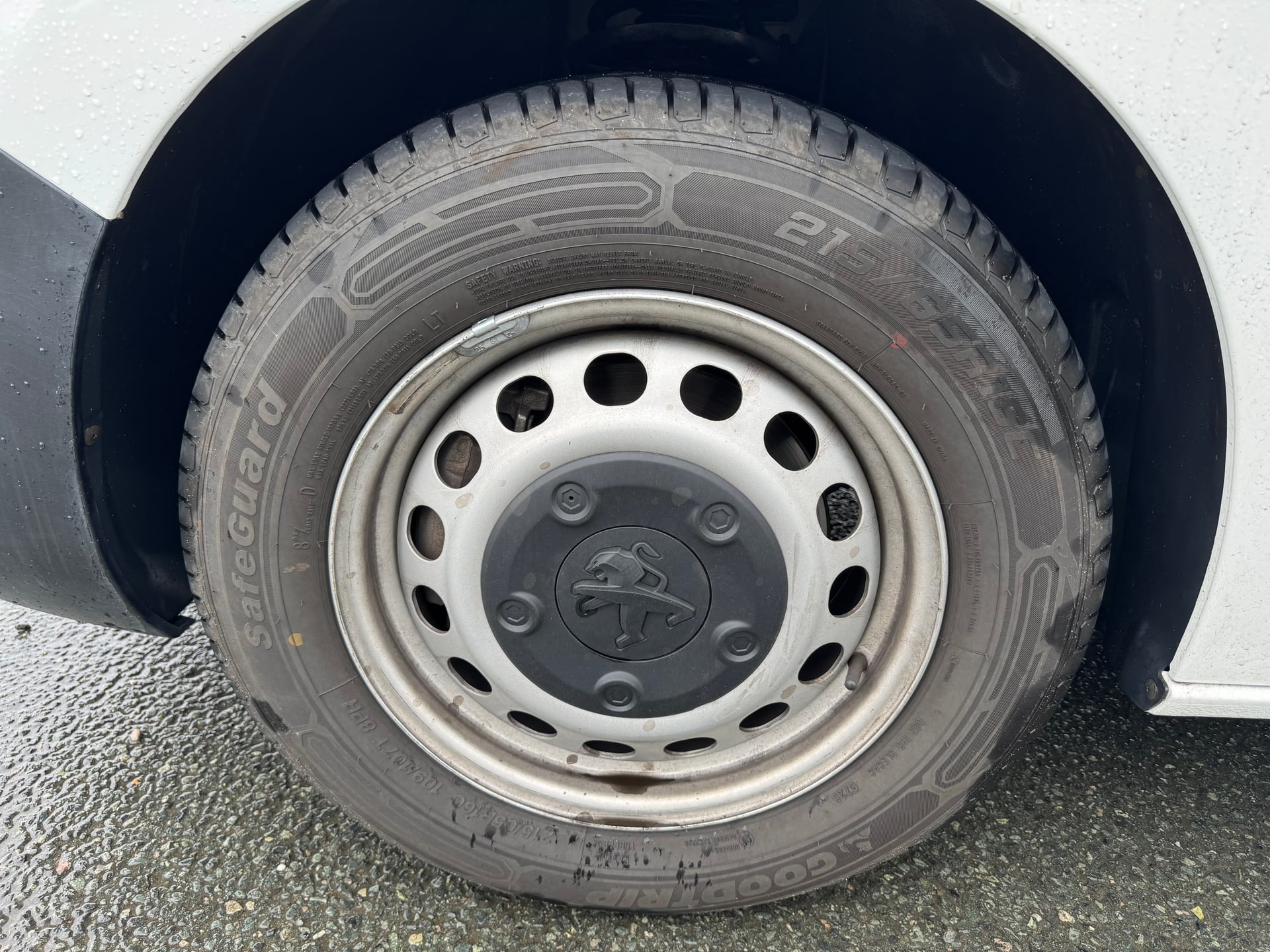 Peugeot Expert III FOURGON STANDARD 2.0 BLUEHDI 120 PREMIUM | GARANTIE 6 MOIS — 35