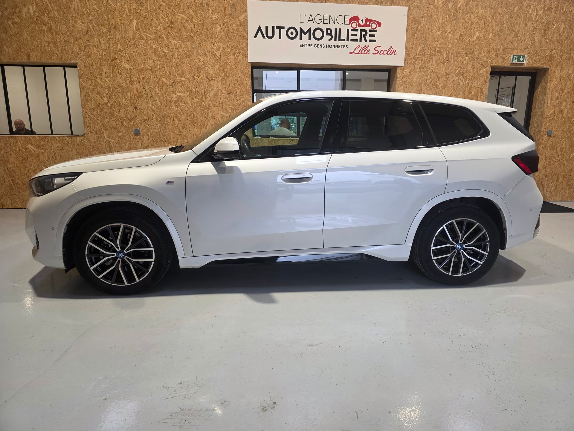 BMW iX1 Edrive20 204 M SPORT — 2