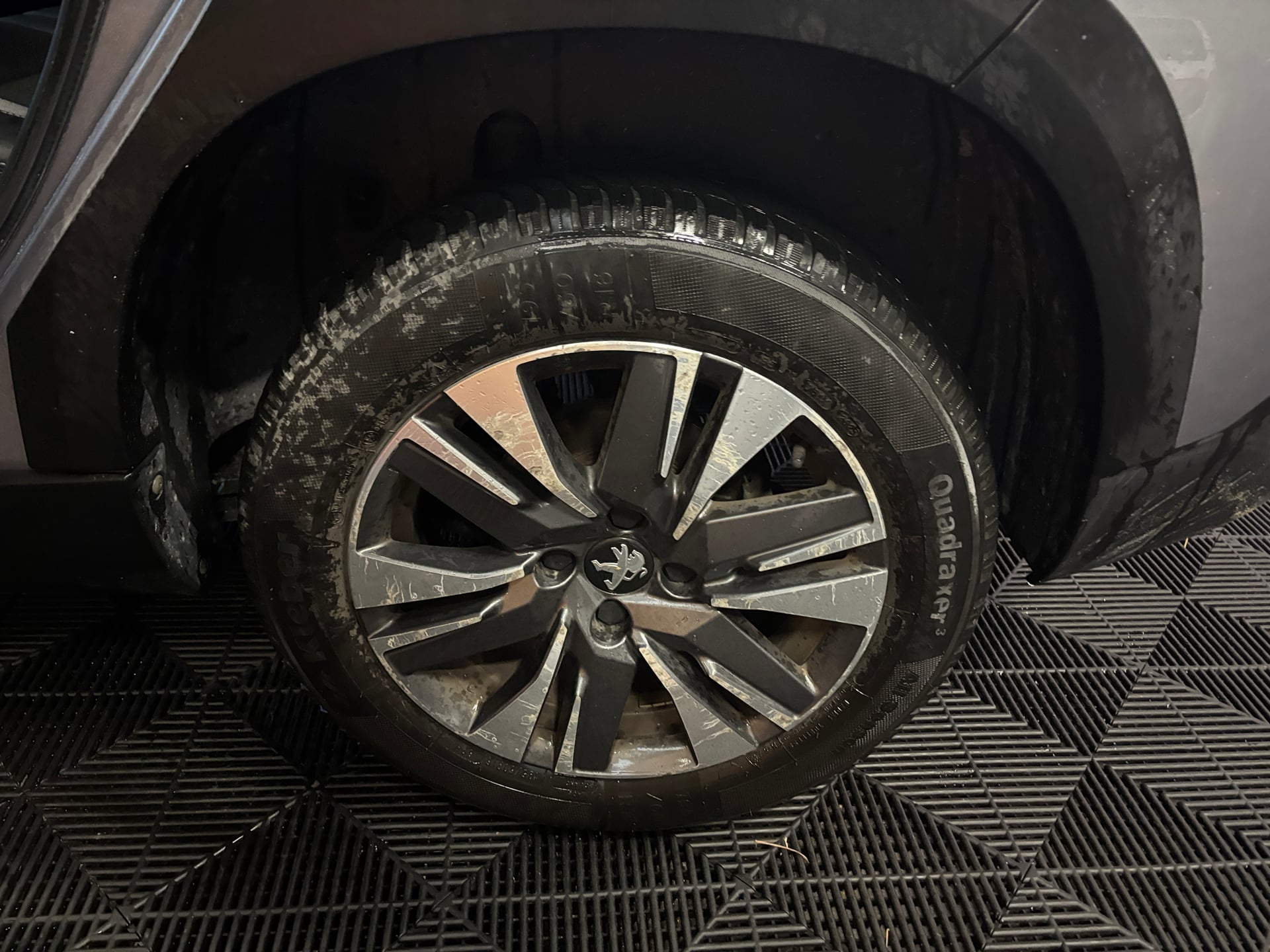 Peugeot 2008 Allure — 24