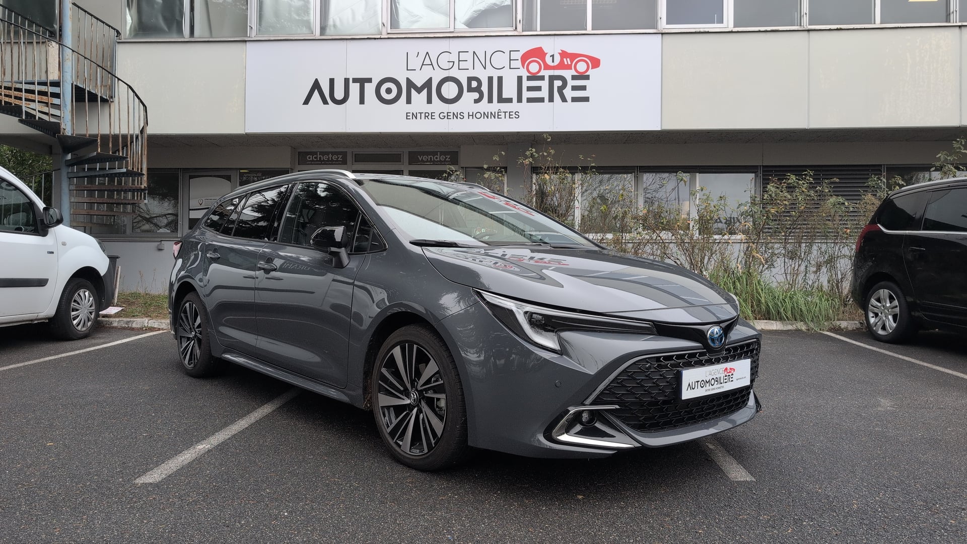 Toyota Corolla Touring Sport Confort 1.8 Hybrid boîte auto
