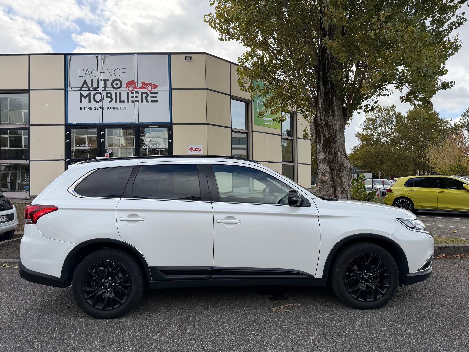Mitsubishi Outlander Black Collection — 2