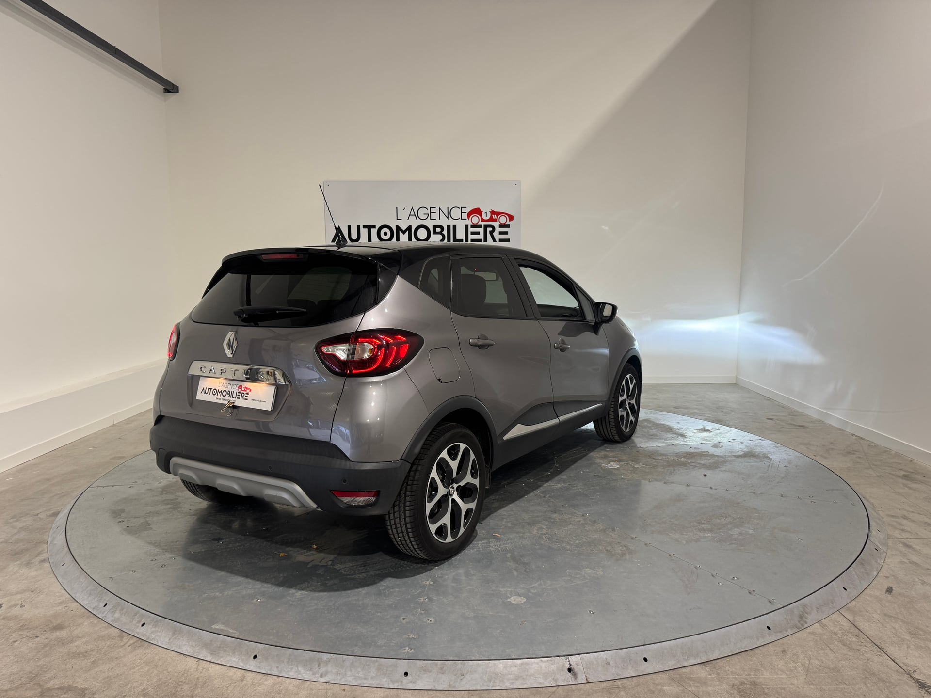 Renault Captur 1.2l TCE 120ch Energy Intens EDC — 2