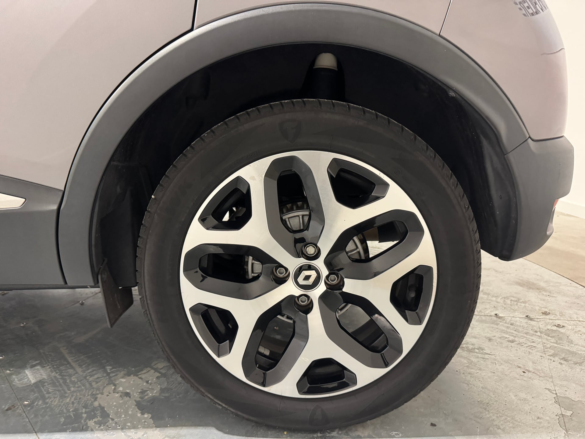 Renault Captur 1.2l TCE 120ch Energy Intens EDC — 33
