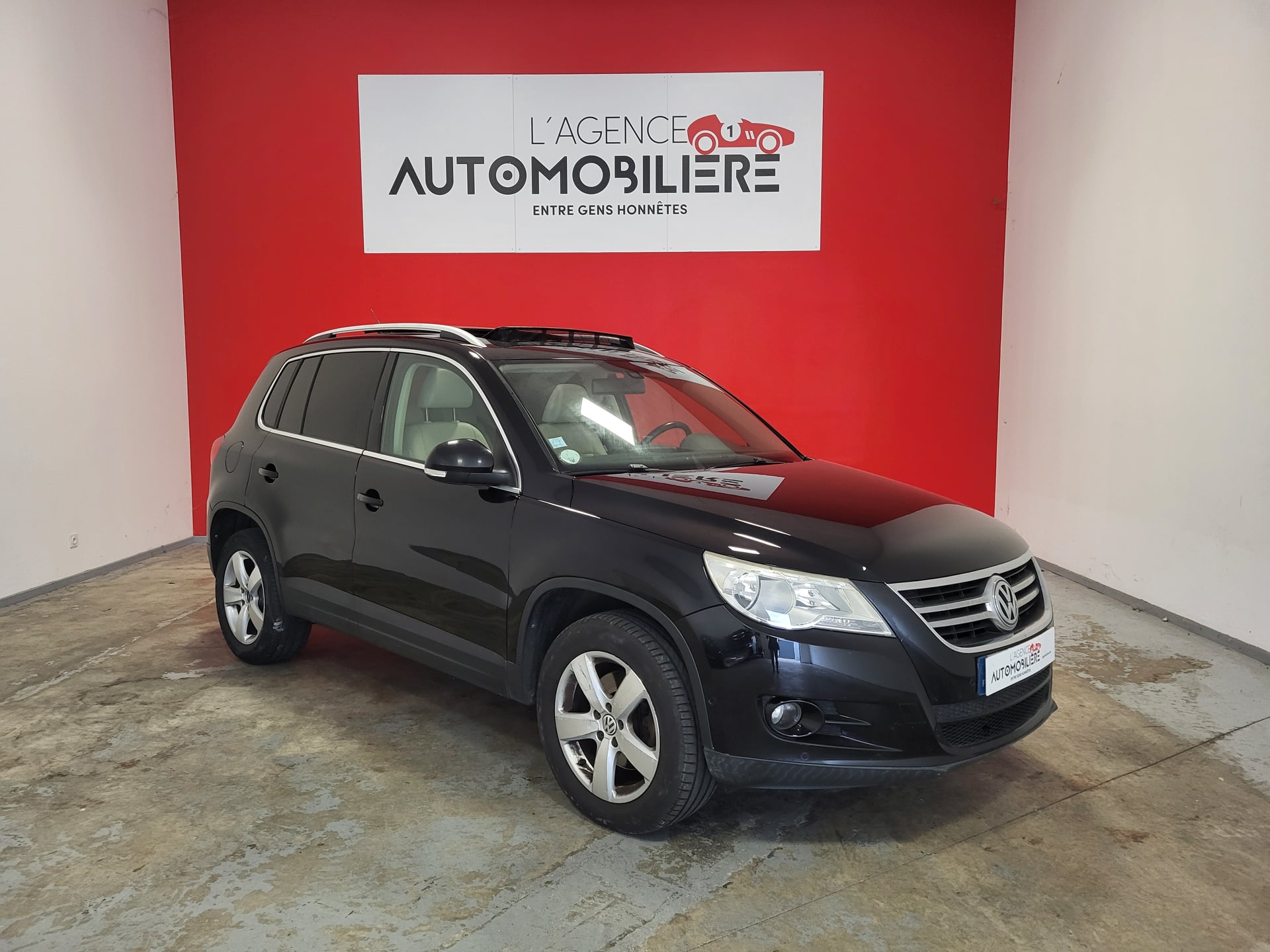 Volkswagen Tiguan 2.0 TDI 140 CARAT 4MOTION BVA + TOIT OUVRANT