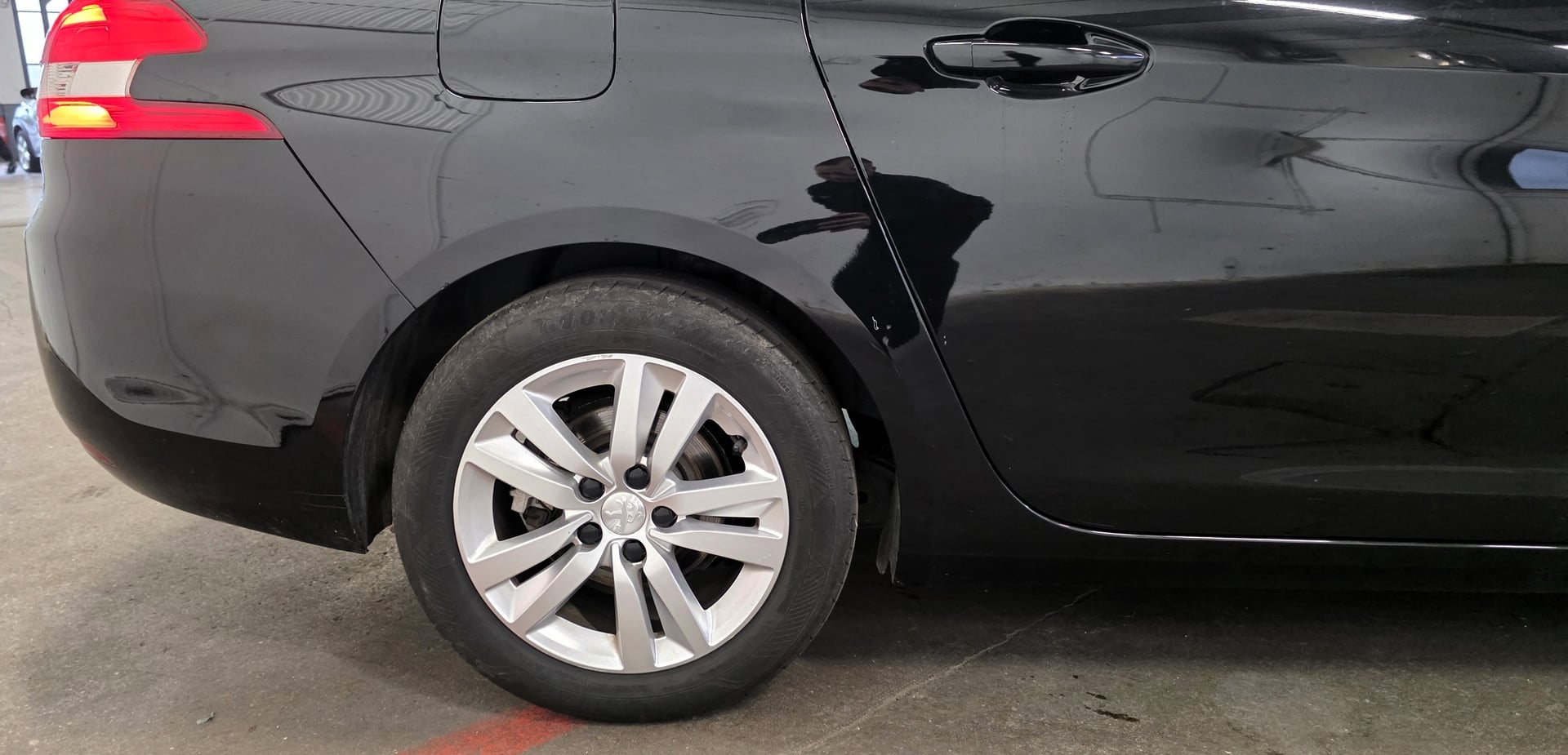 Peugeot 308 SW Allure 130ch — 27