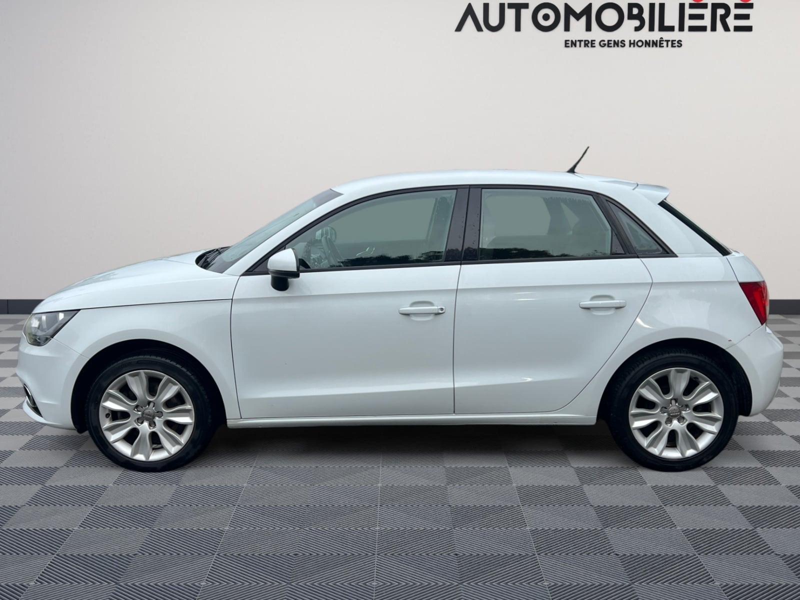 Audi A1 Sportback 1.6 TDI 105ch FAP Ambition — 2