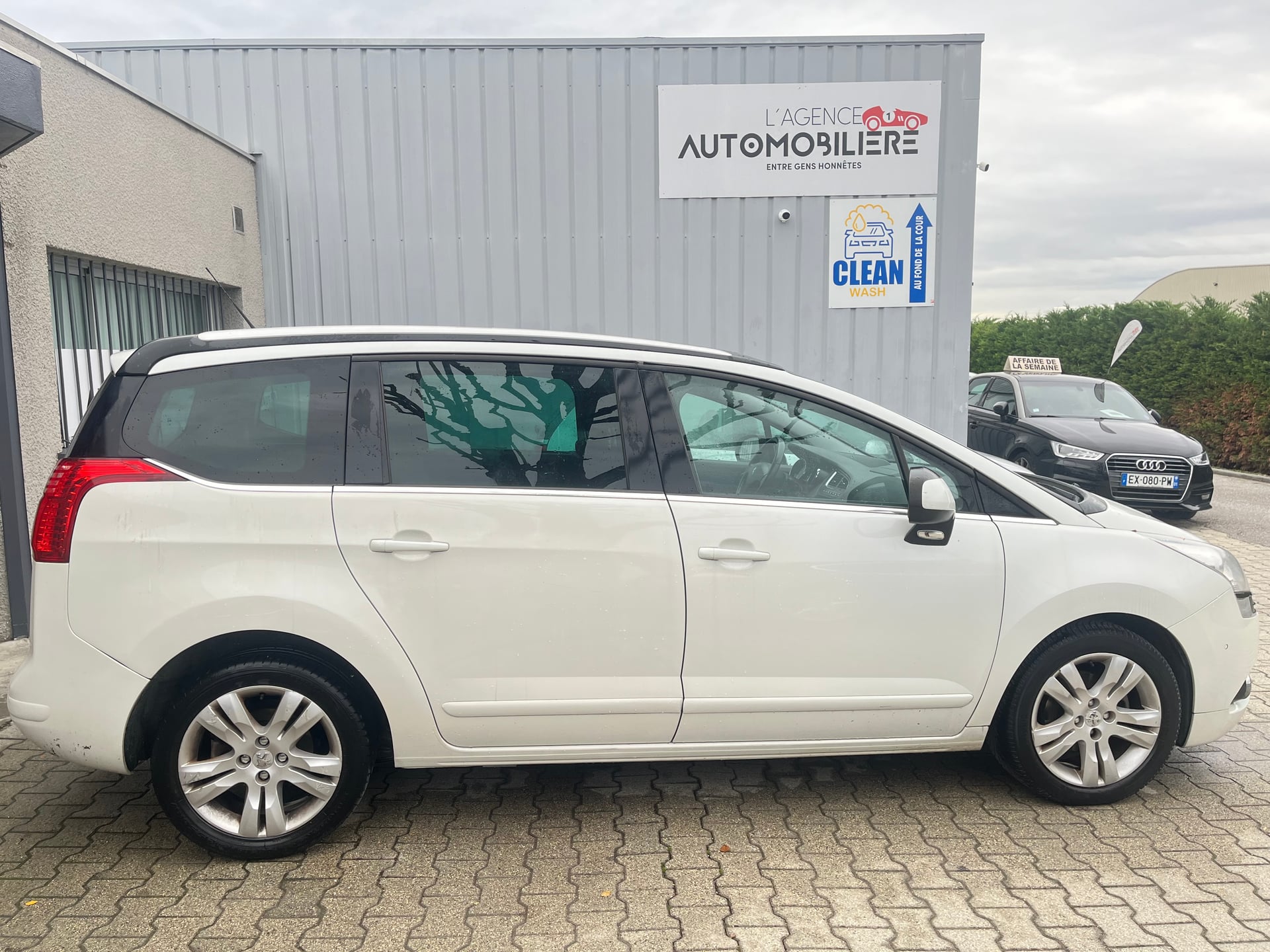 Peugeot 5008 1.6 HDi FAP 112 cv — 2