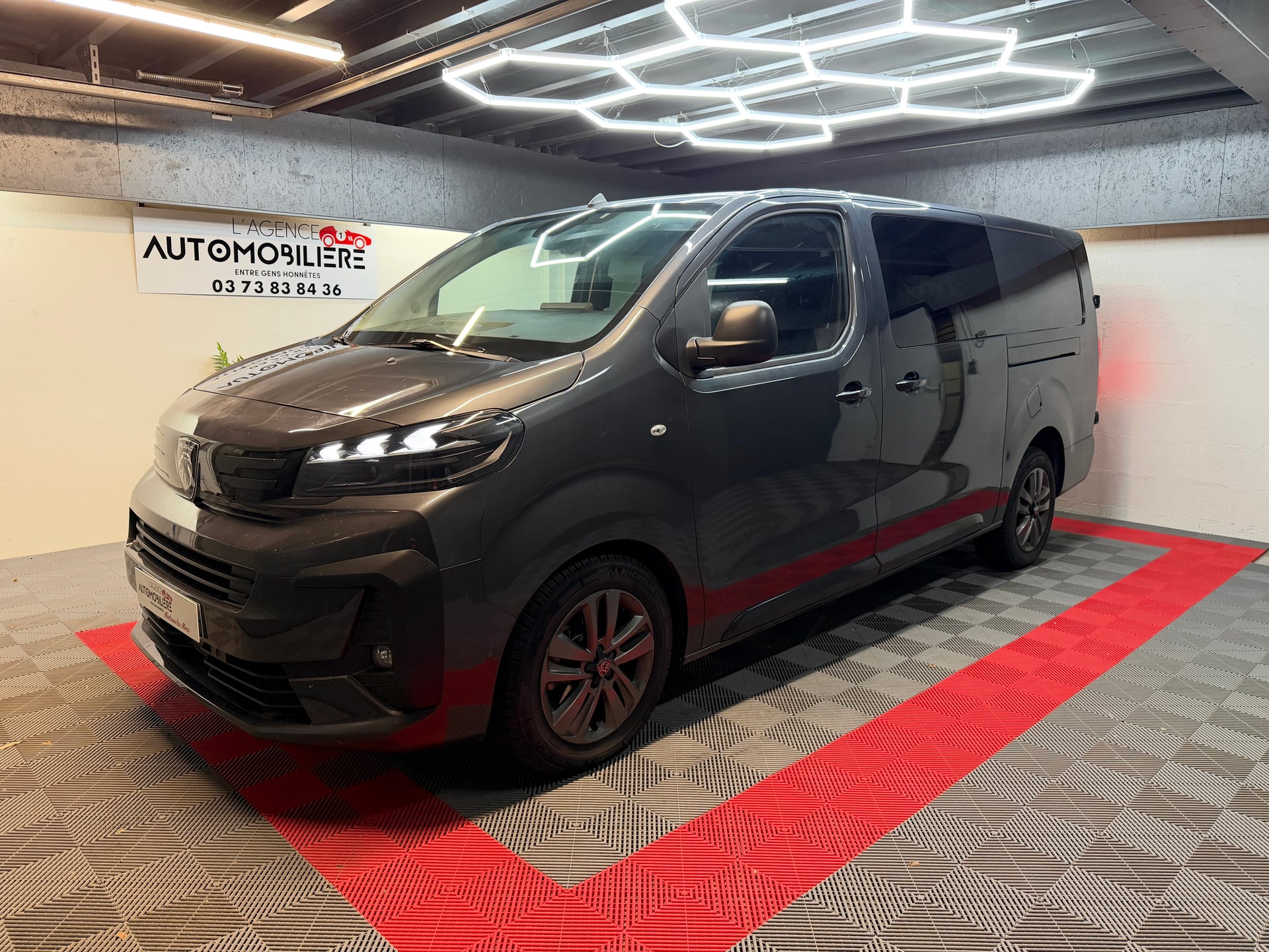 Peugeot Expert Prenium Connect 2.0L 180 cv EAT 8