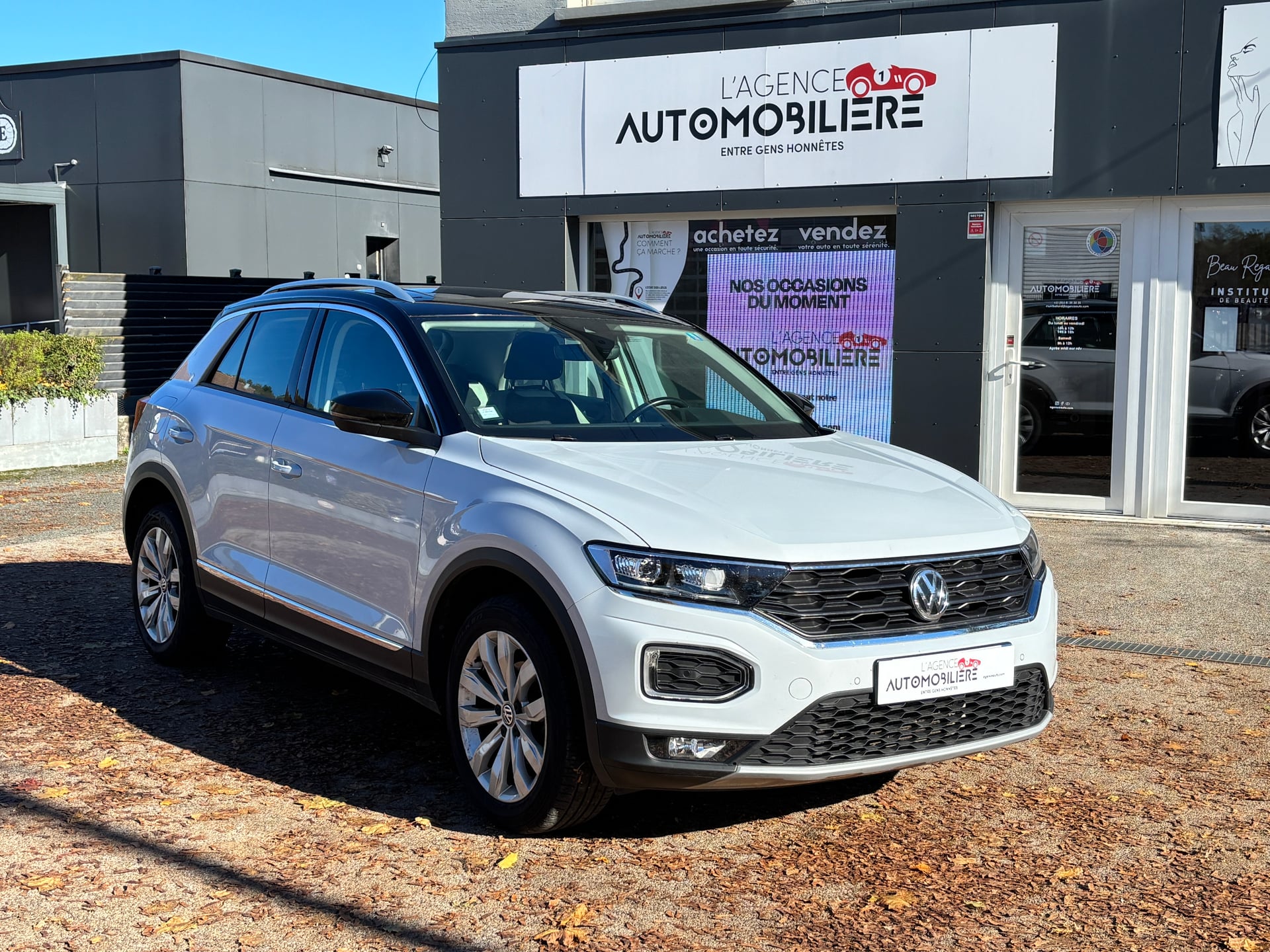 Volkswagen T-roc 1.5 TSI EVO 150 ch CARAT BVM6 - TOIT OUVRANT - PHARES LED - REGULATEUR ADAPTATIF