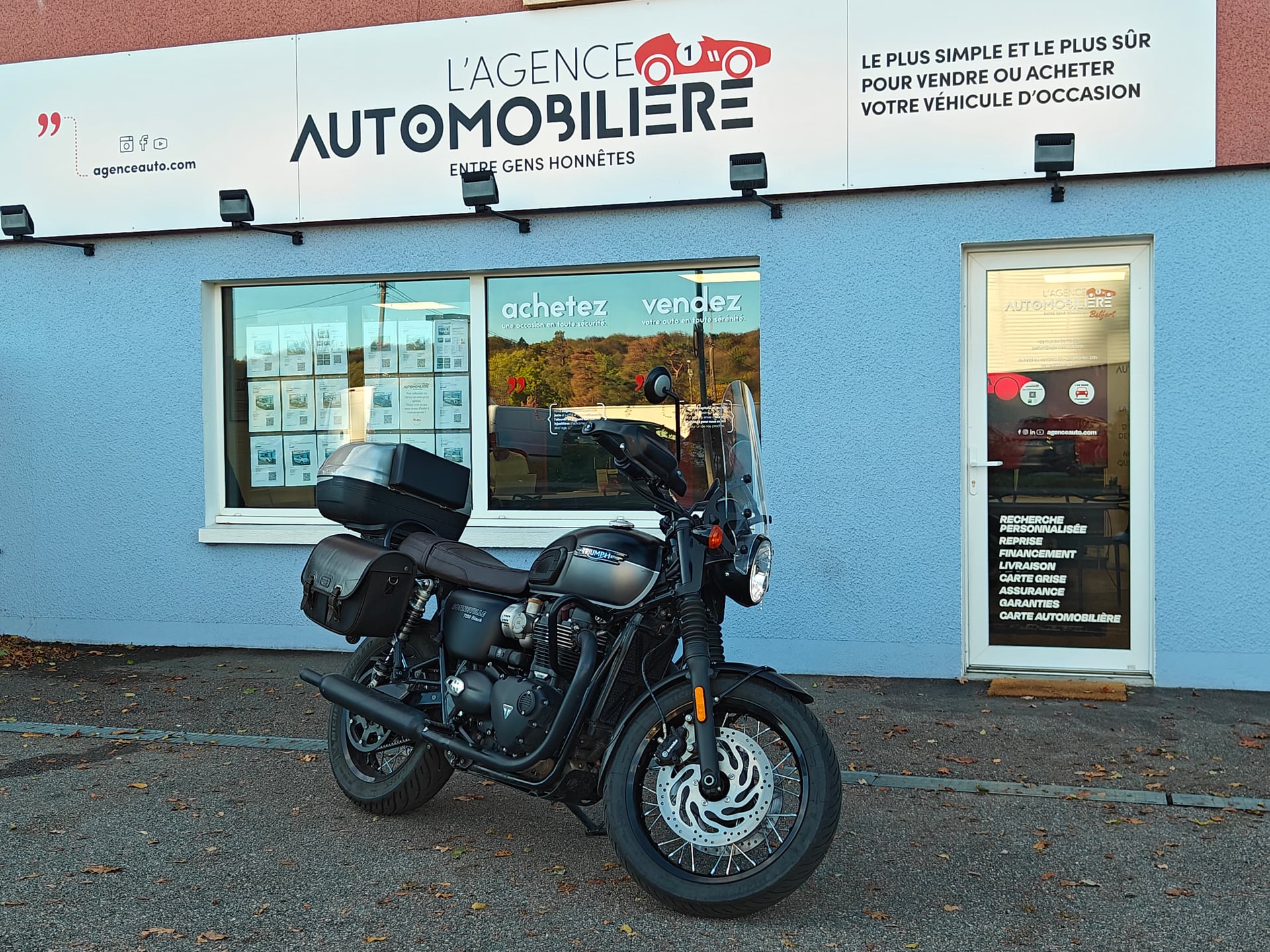 Triumph Bonneville T120 BLACK