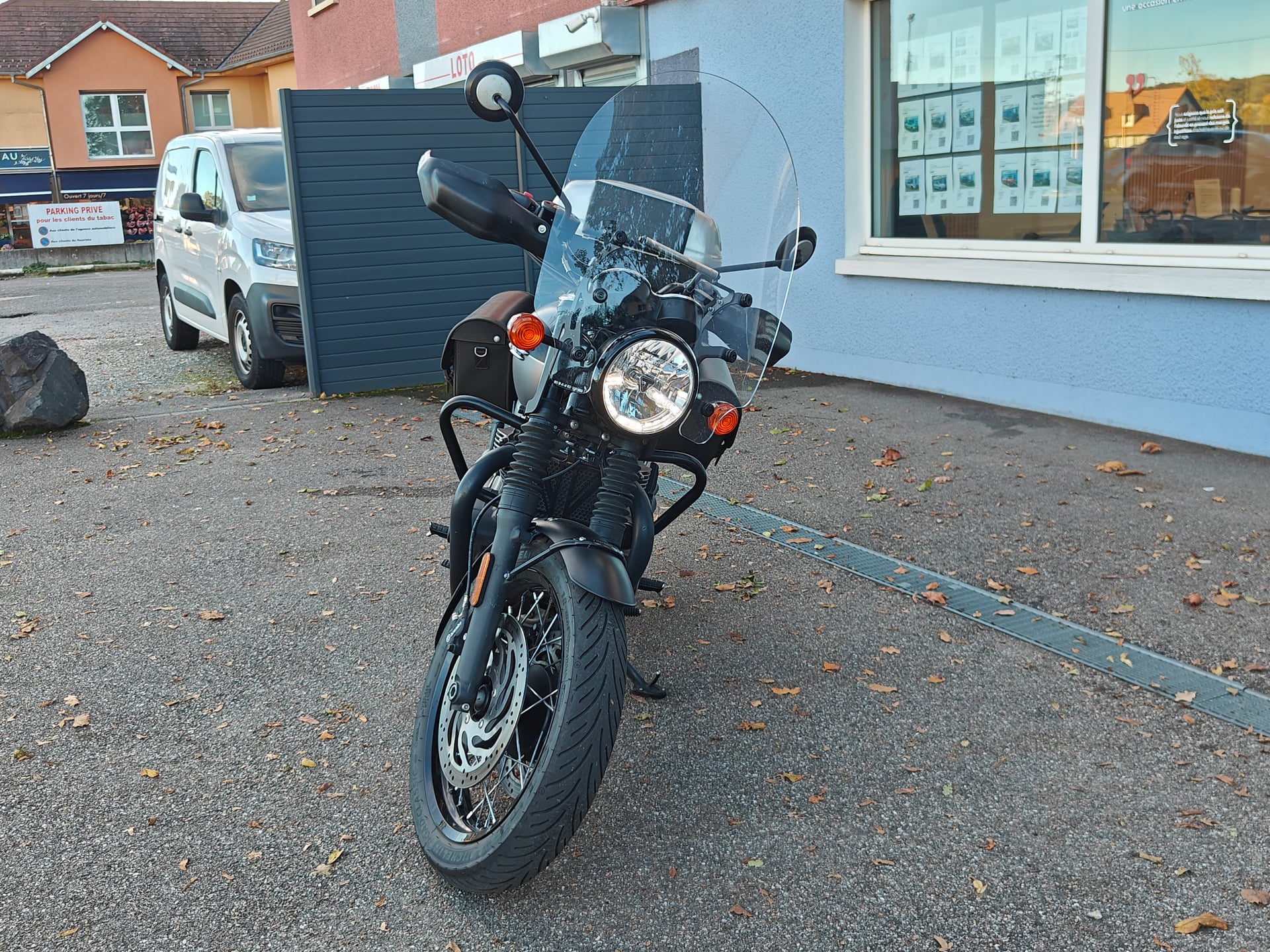 Triumph Bonneville T120 BLACK
