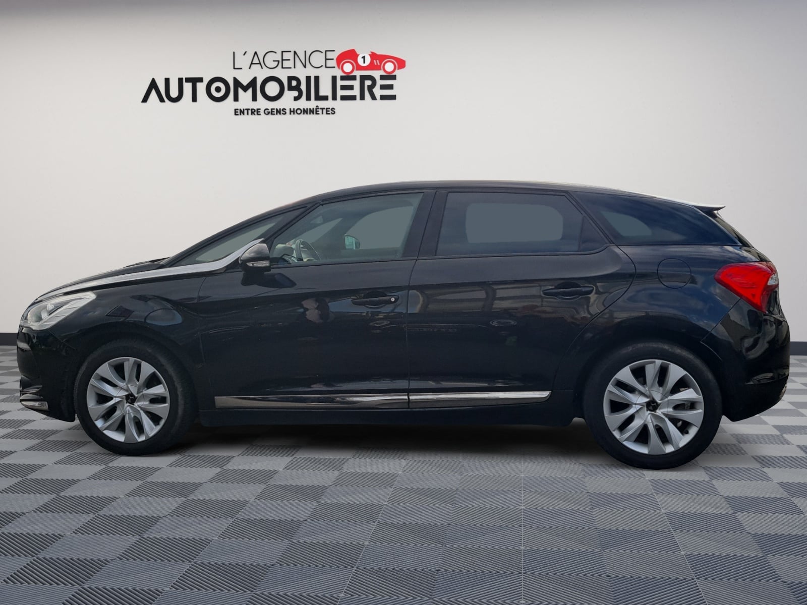 DS DS 5 (2) 1.6 E-HDI 115 BUSINESS ETG6 — 2