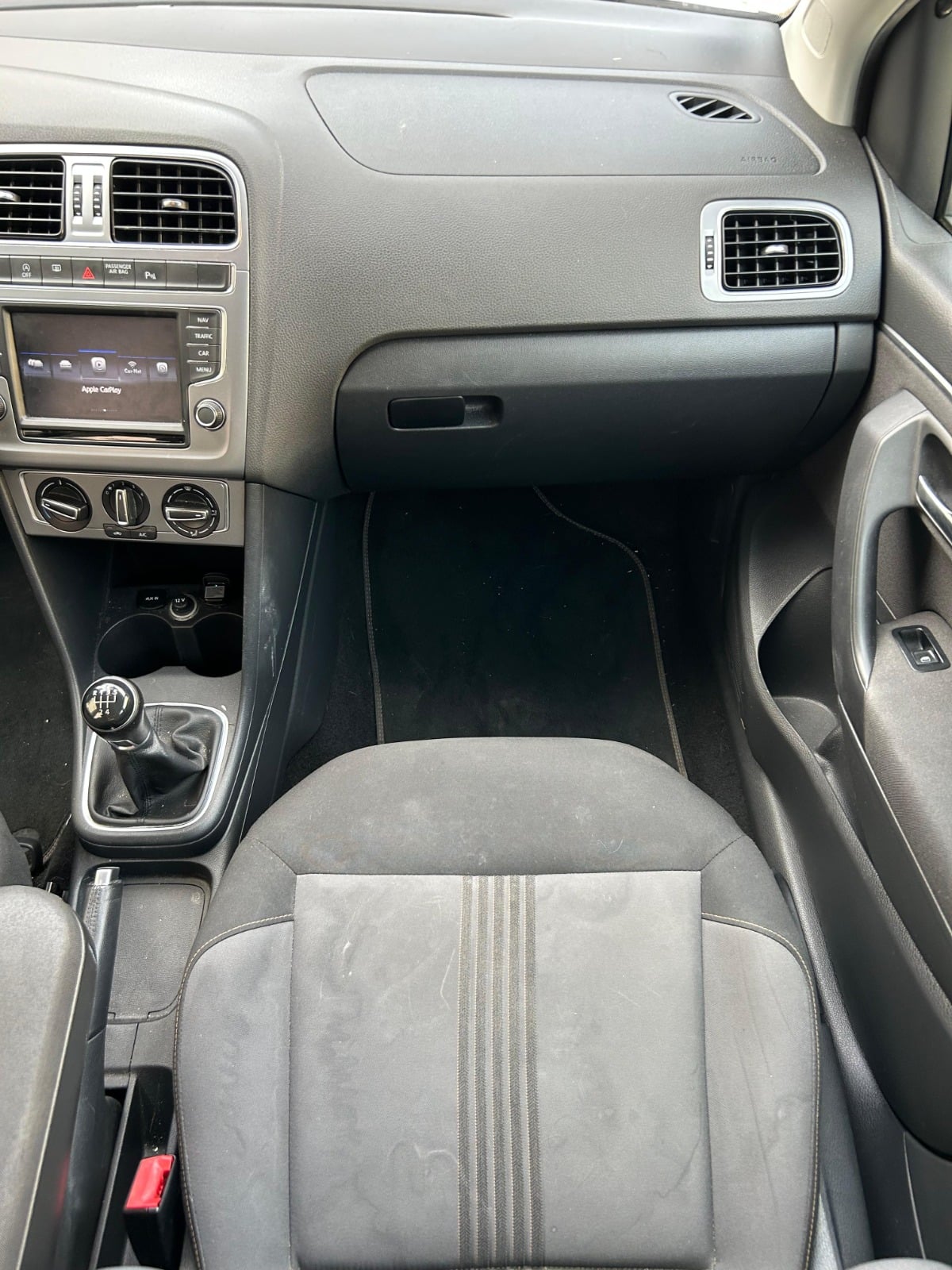 Volkswagen Polo 1.2 TSI 90 LOUNGE 5 portes — 25