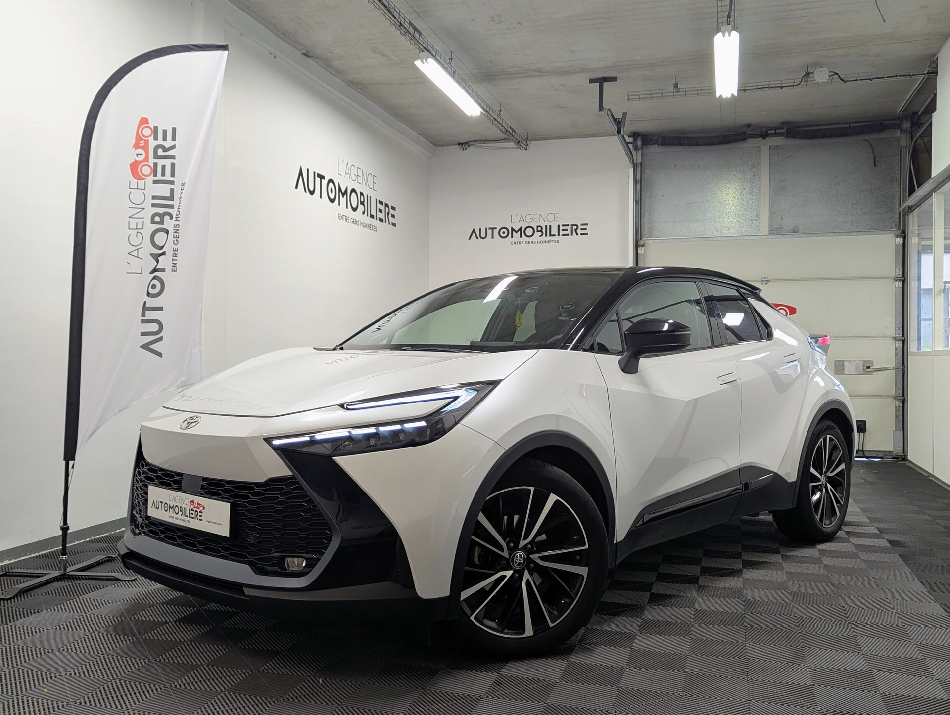 Toyota C-HR 1.8 HYBRIDE 140 COLLECTION