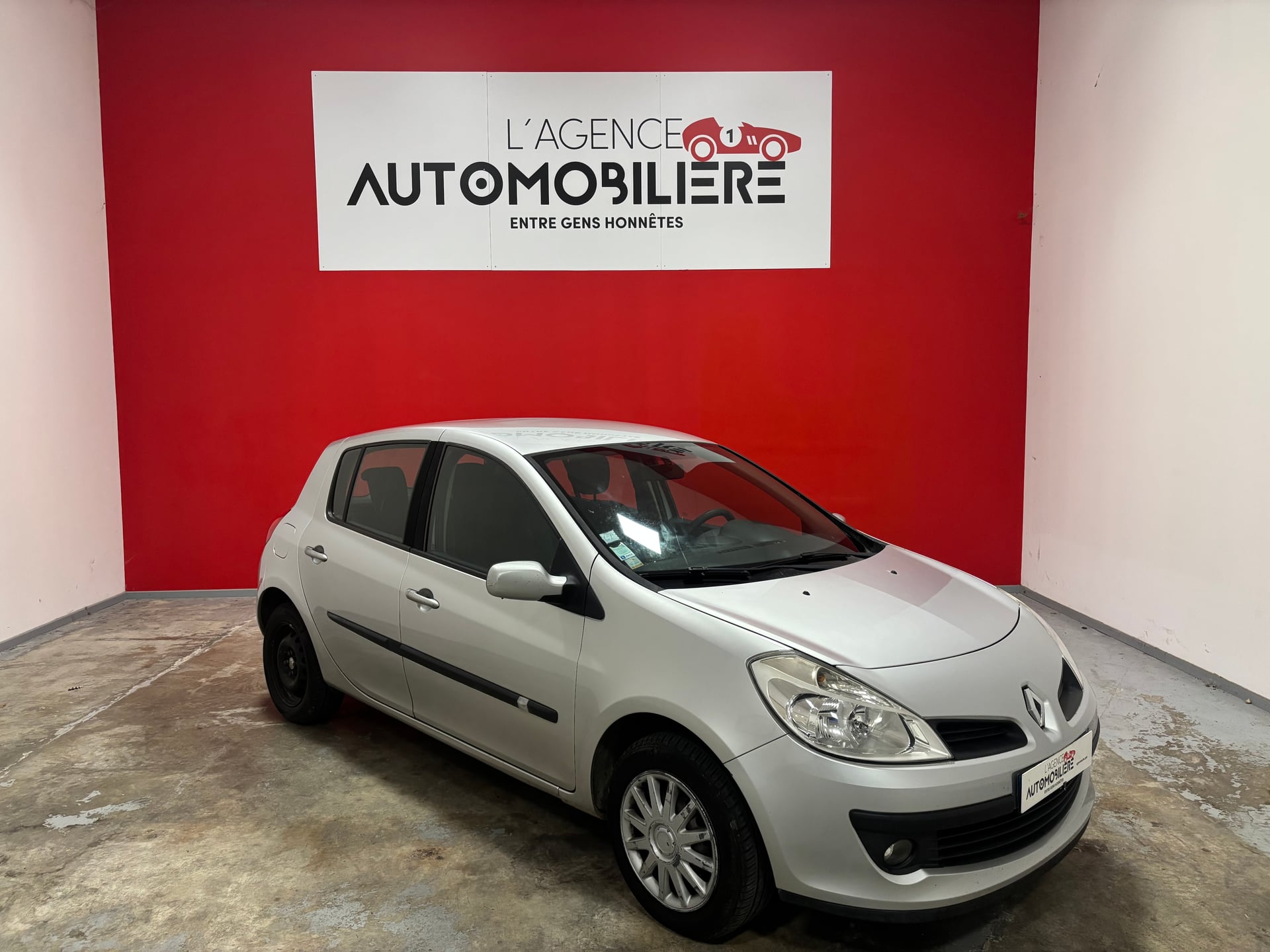 Renault CLIO 3 RENAULT CLIO 3 1.5 DCI 85 + ATTELAGE