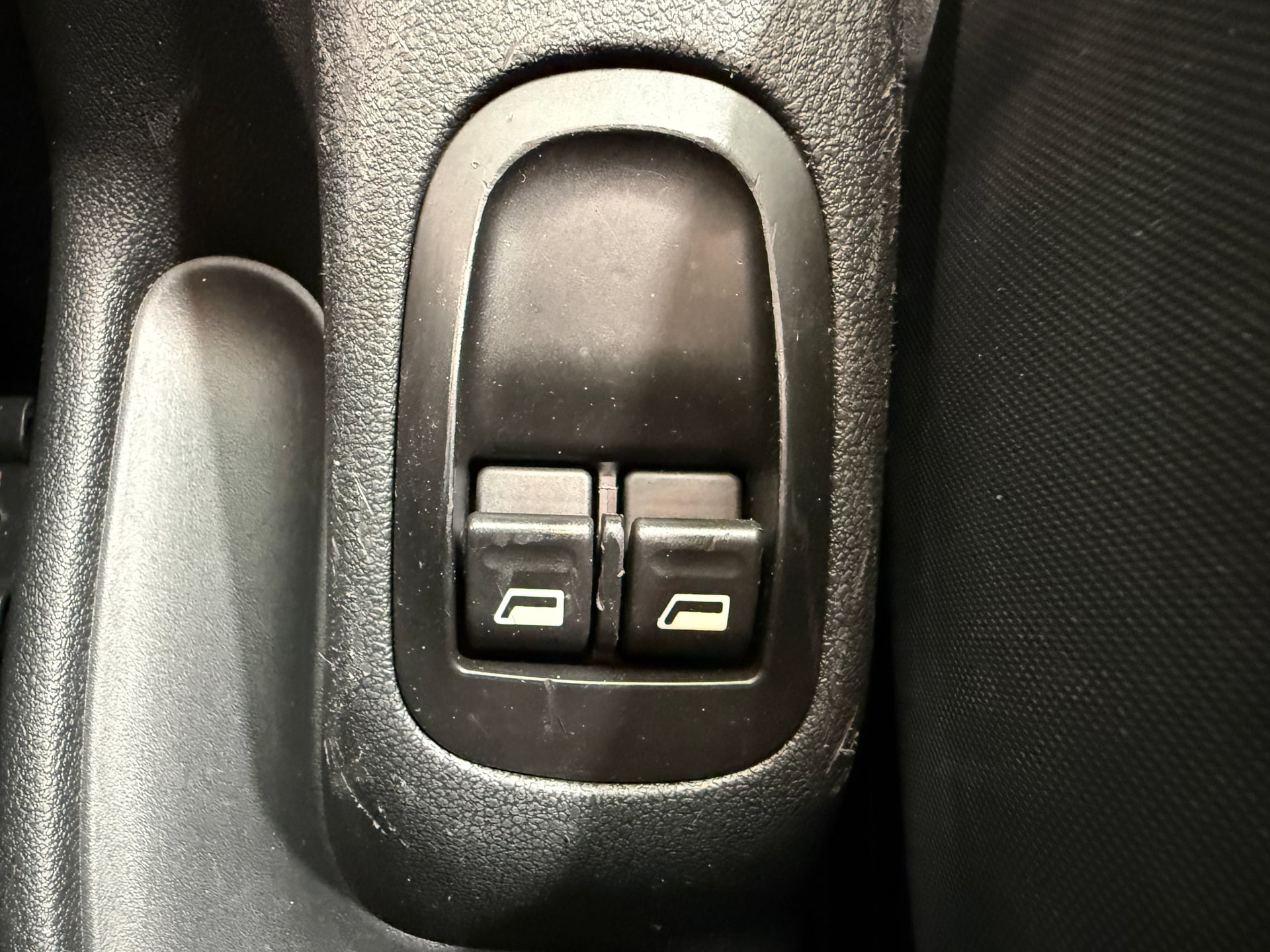 Peugeot 206+ 1.1 60 URBAN 3P — 18