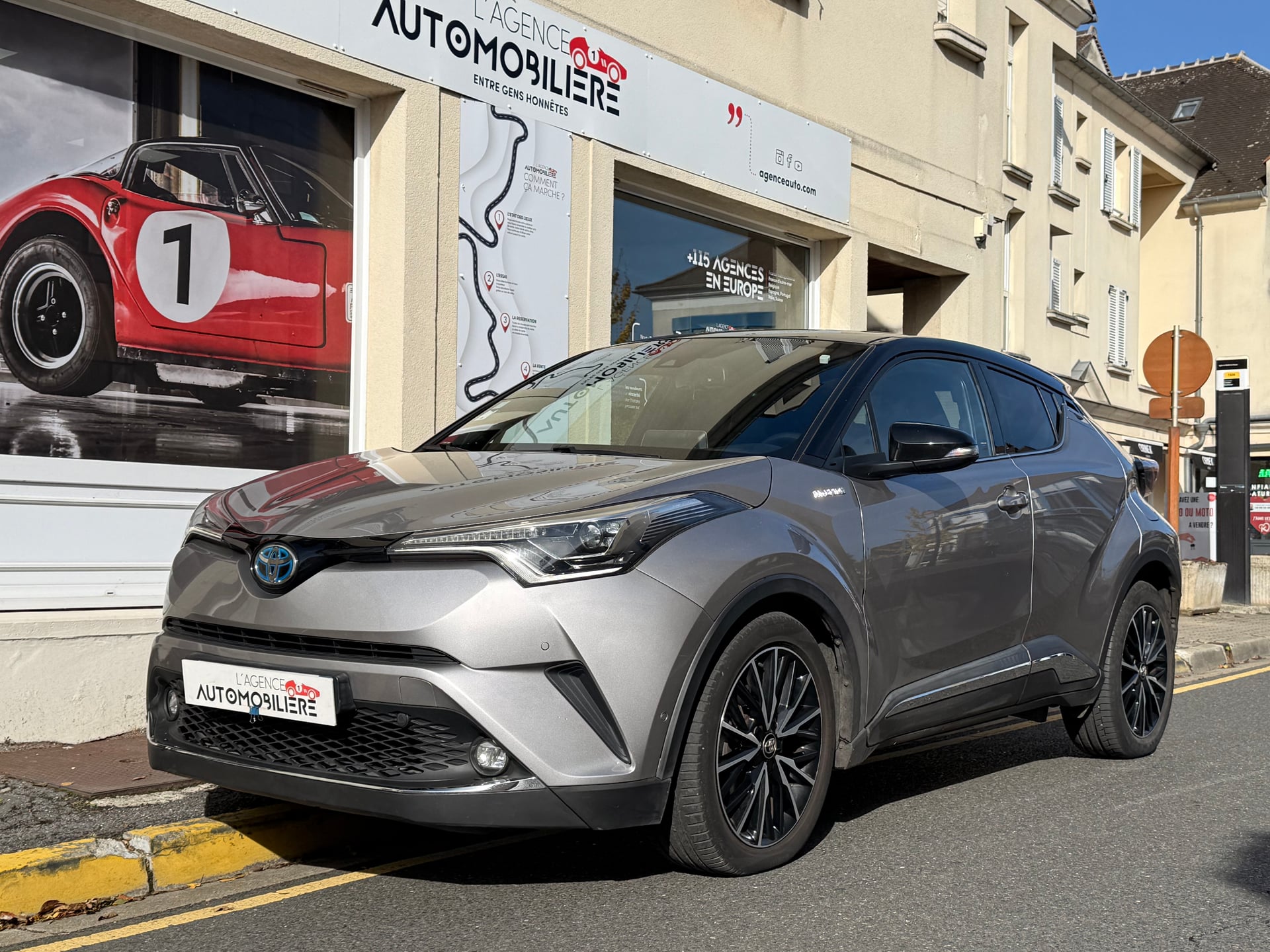 Toyota C-HR 122h Collection 2WD E-CVT RC18+Options!