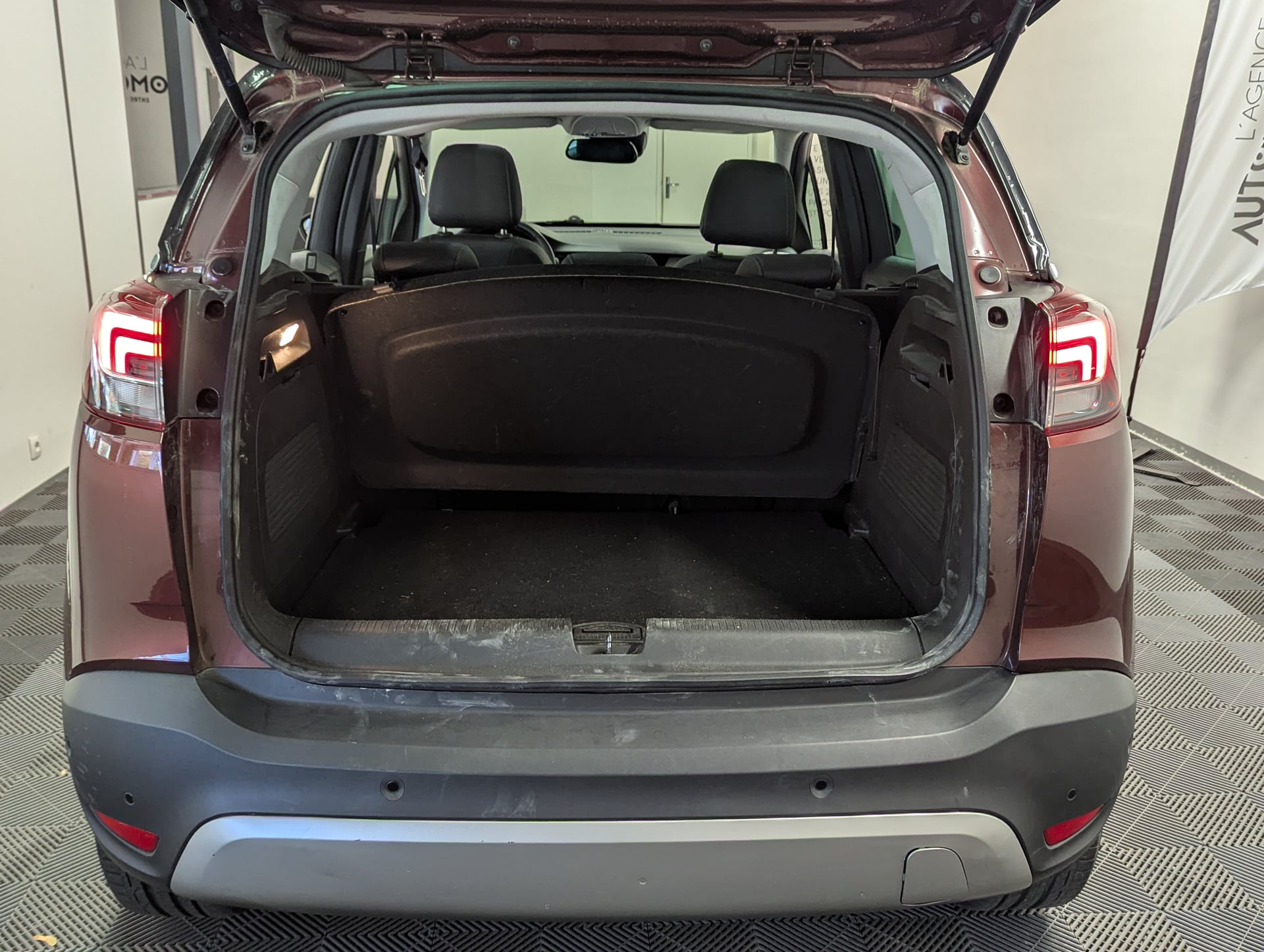 Opel Crossland x 1.2 TURBO 110 ULTIMATE AUTOMATIQUE — 33