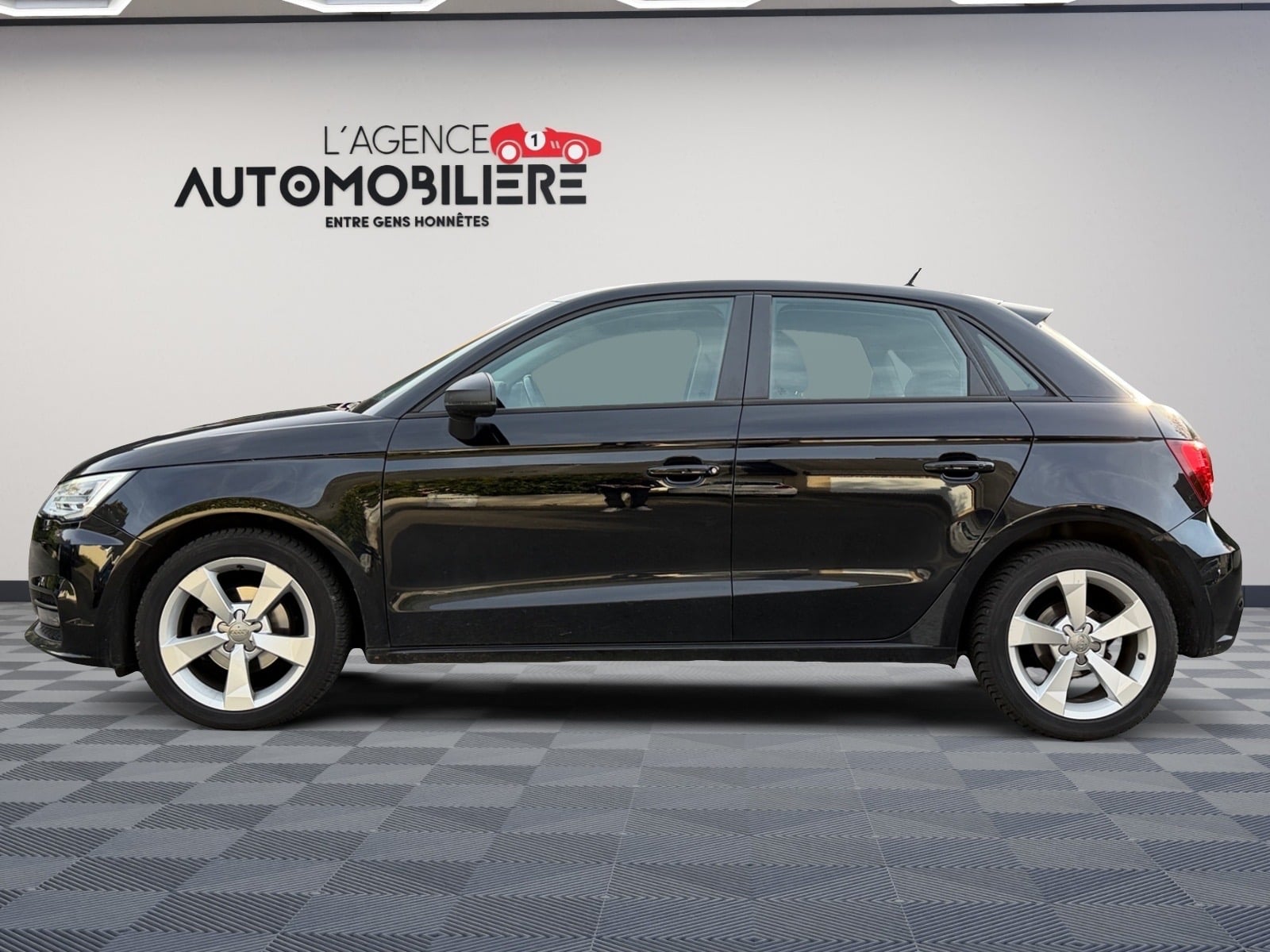 Audi A1 Sportback 1.0 TFSI Ultra 95 Ambition — 2