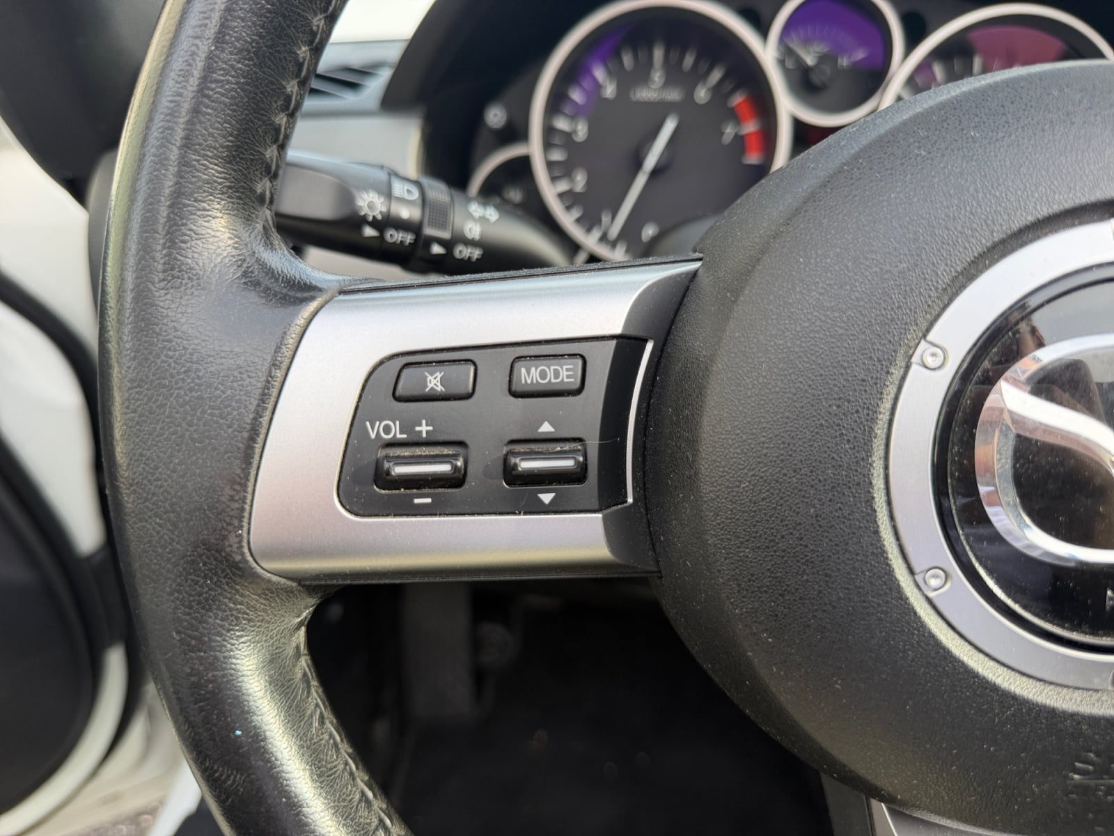 Mazda MX-5 MX-5 1.8 MZR 126ch Elégance Cuir — 21
