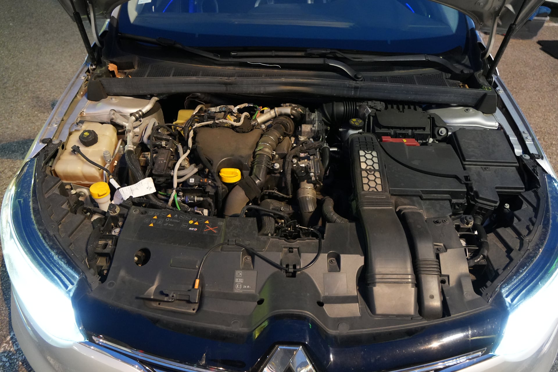 Renault Megane IV (2) 1.5 BLUE DCI 115 INTENS EDC — 43