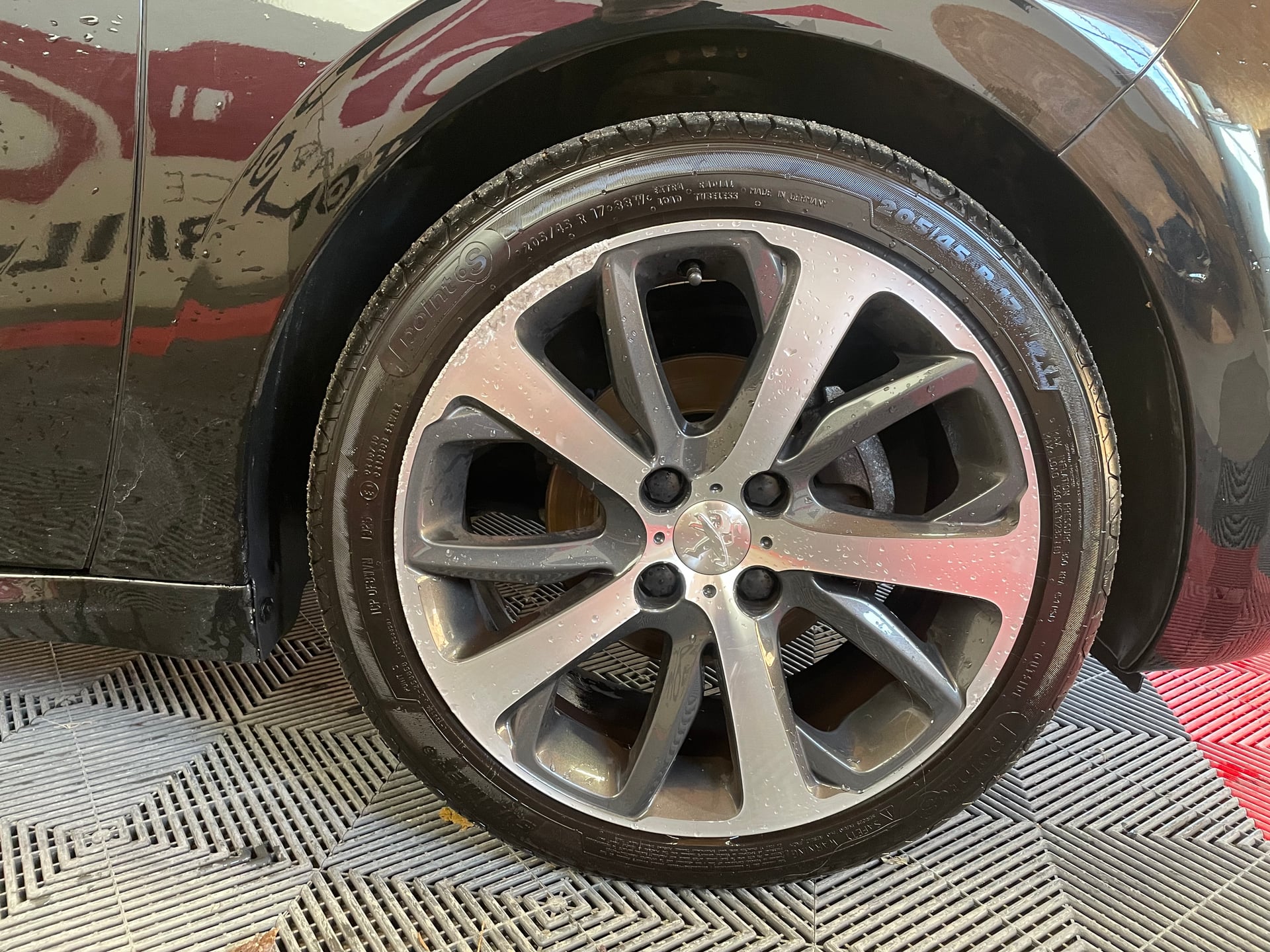Peugeot 208 1.6 Blue HDi 99 cv — 22