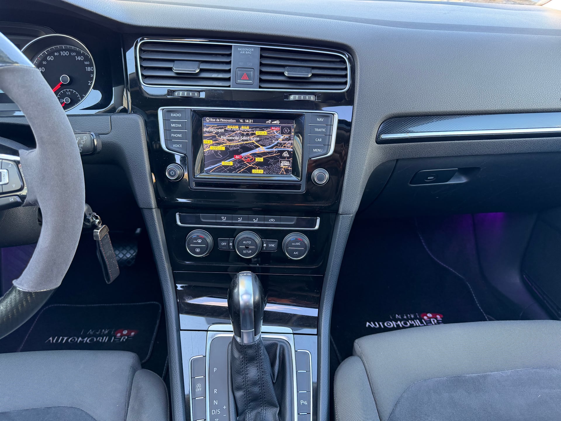 Volkswagen Golf 150cv / 2.0 TDI / Carat — 23