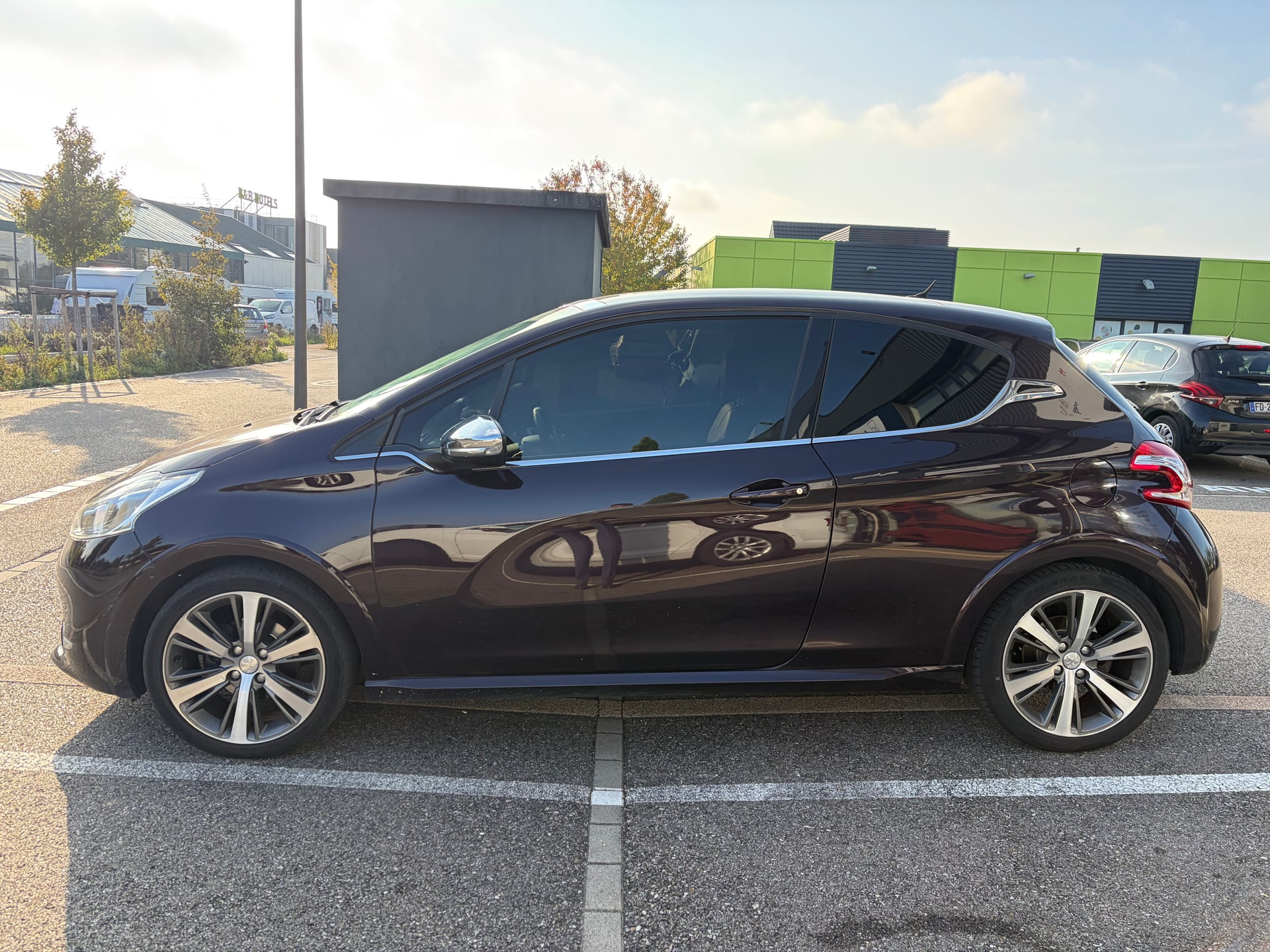 Peugeot 208 XY 1.6 E-HDI 115 JBL — 31