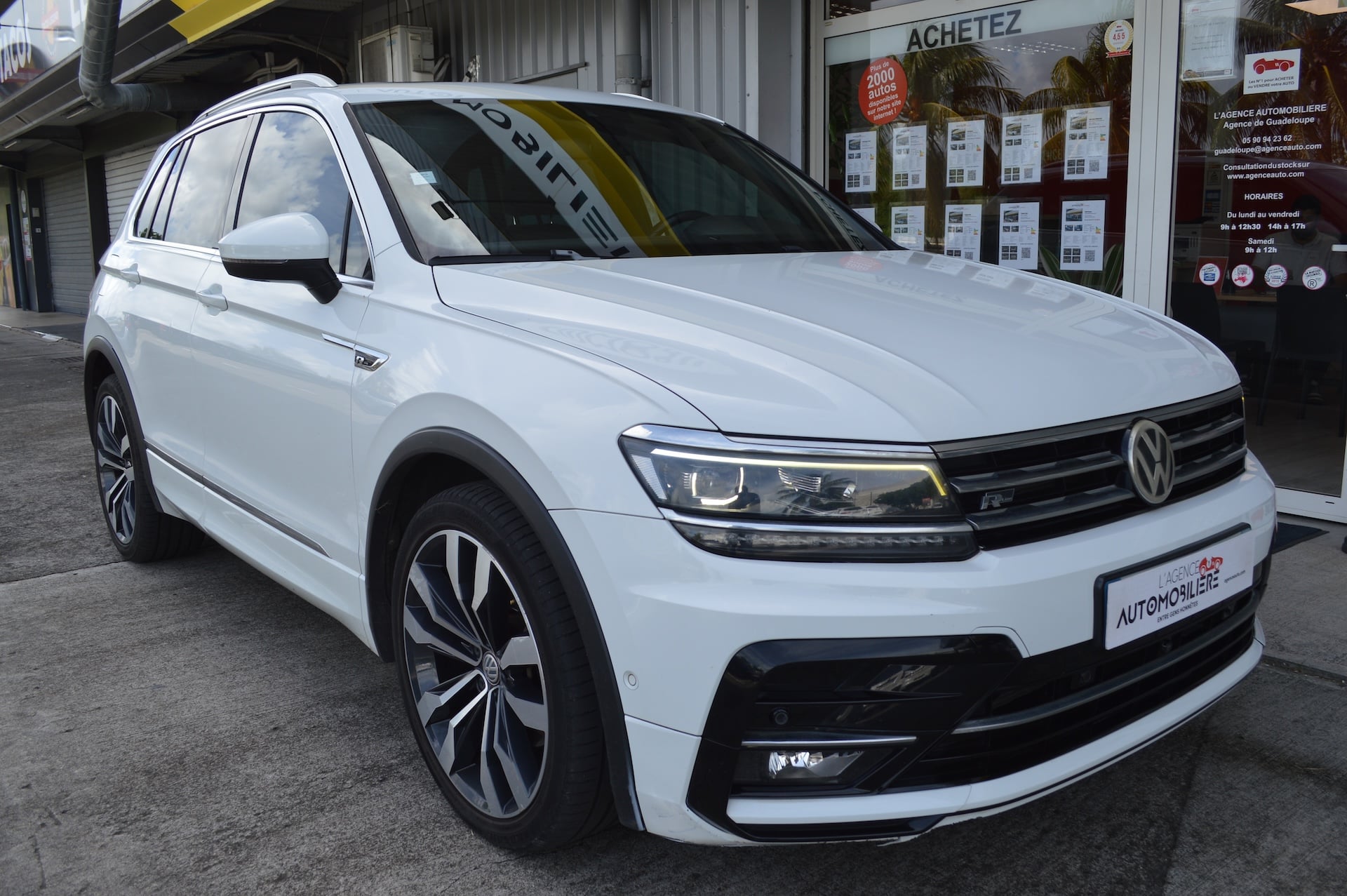 Volkswagen Tiguan 2.0 TDI 190 R-LINE 4MOTION DSG7 — 2