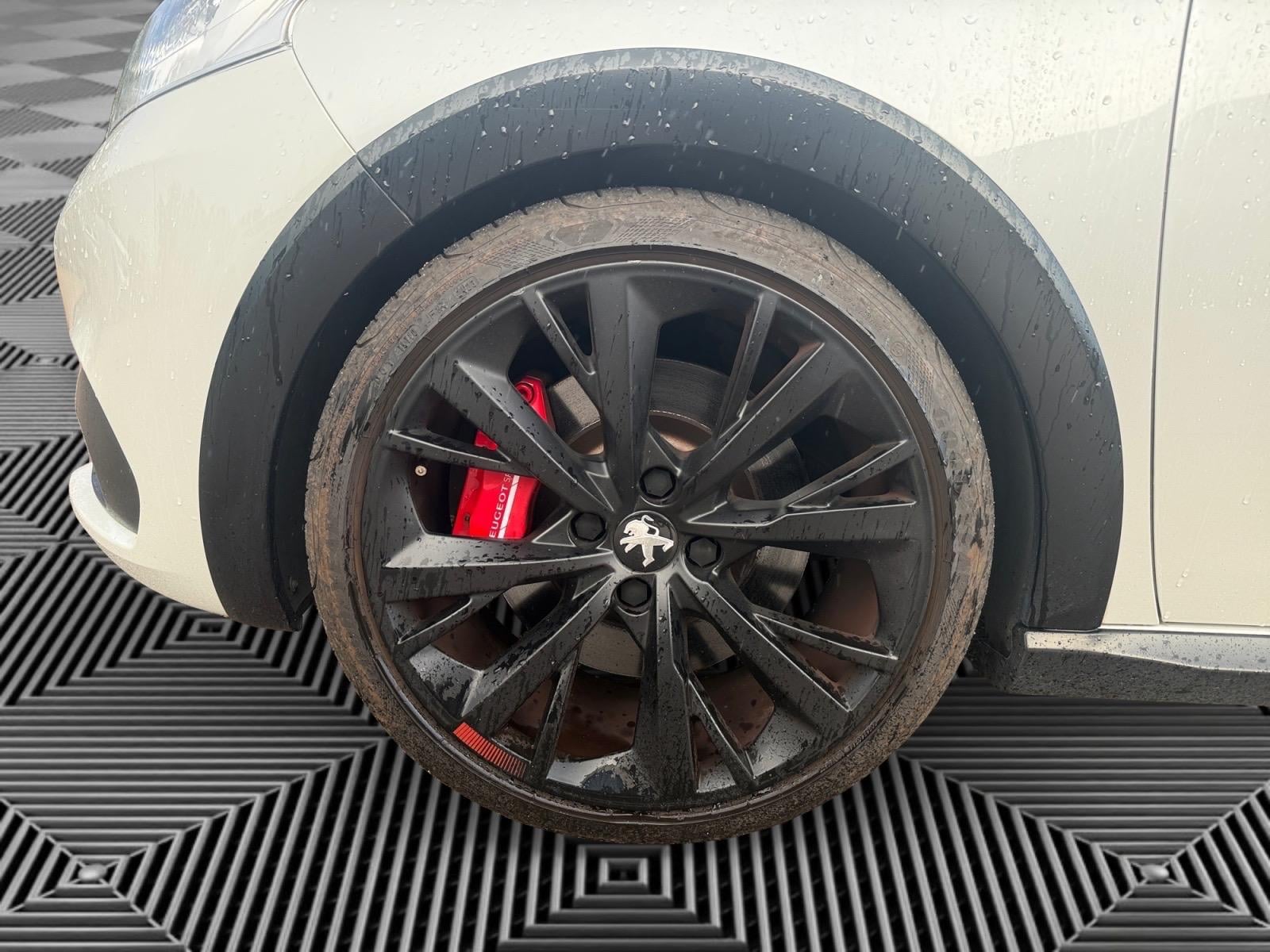 Peugeot 208 1.6 THP 208ch GTi by Peugeot Sport S&S 3p — 17