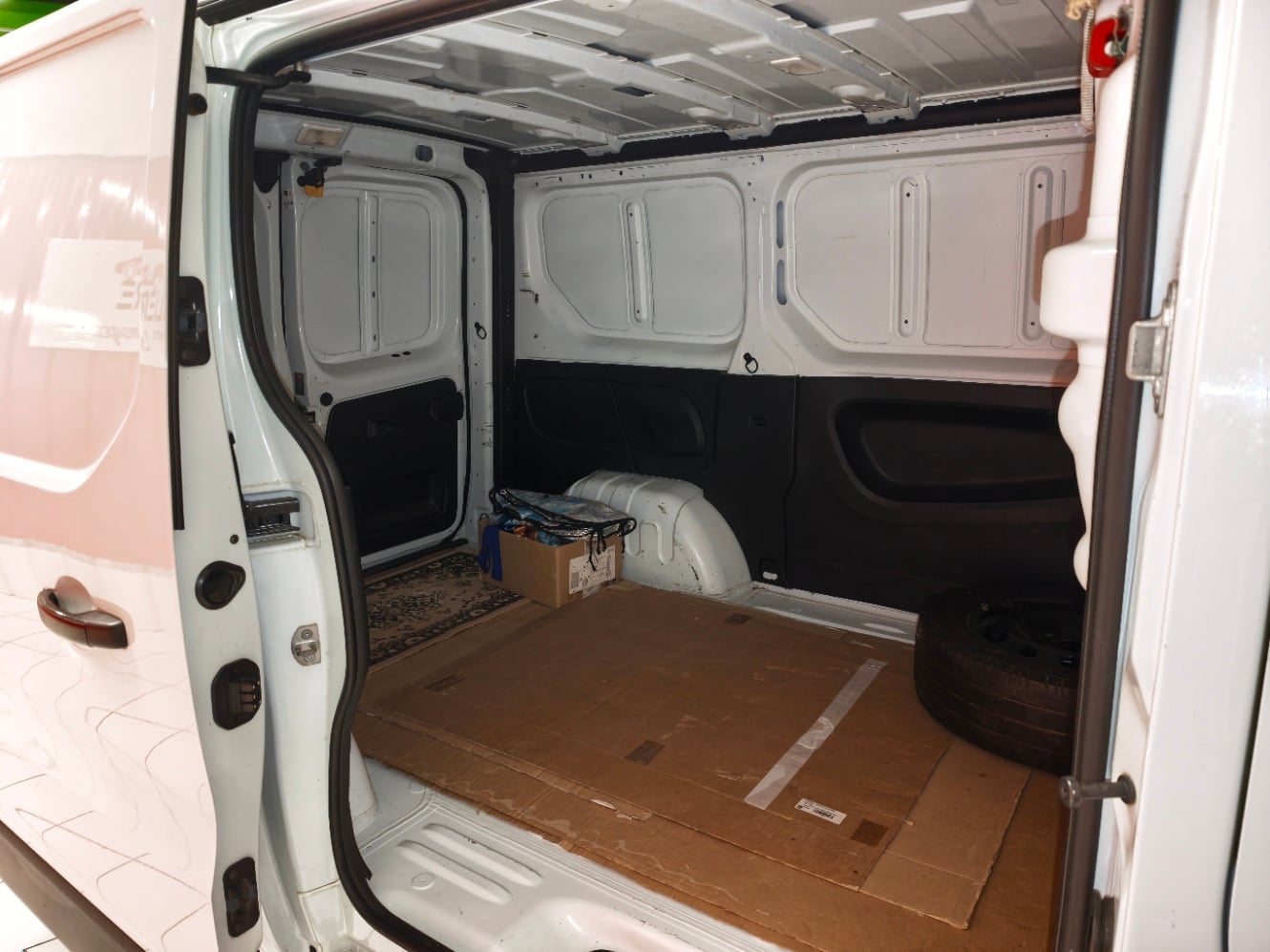 Renault Trafic RENAULT TRAFIC L1H1 1000 1.6L DCI 120CV GPS EUROP ATTELAGE ENTRETIEN RIGOUREU — 14