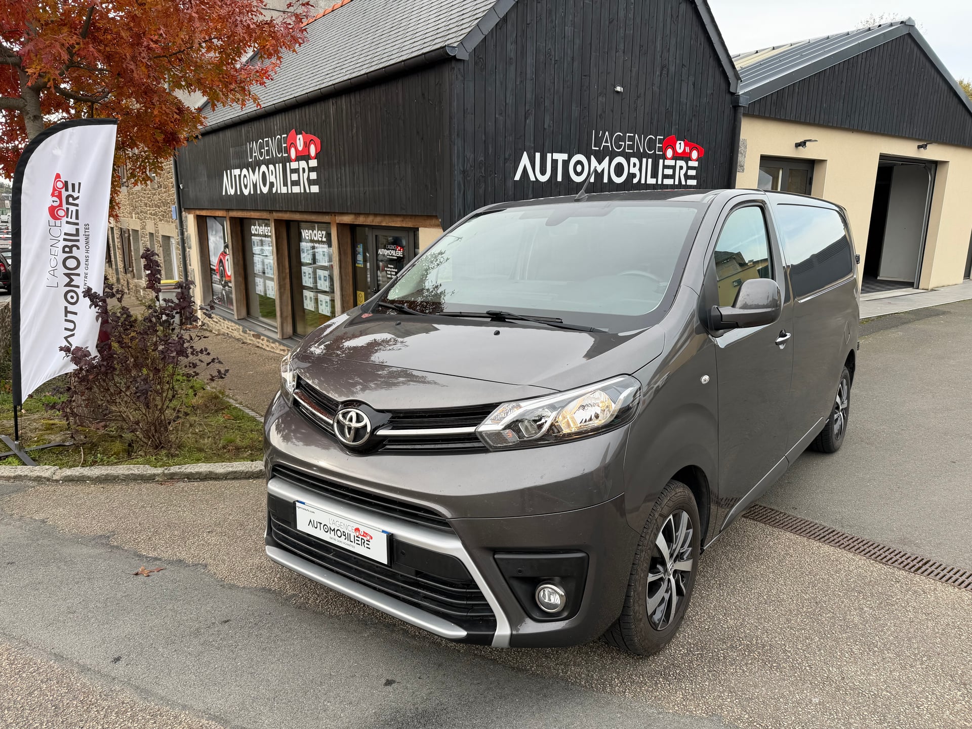 Toyota PROACE 2.0 180 CH M BUSINESS ATT LOOK MC22