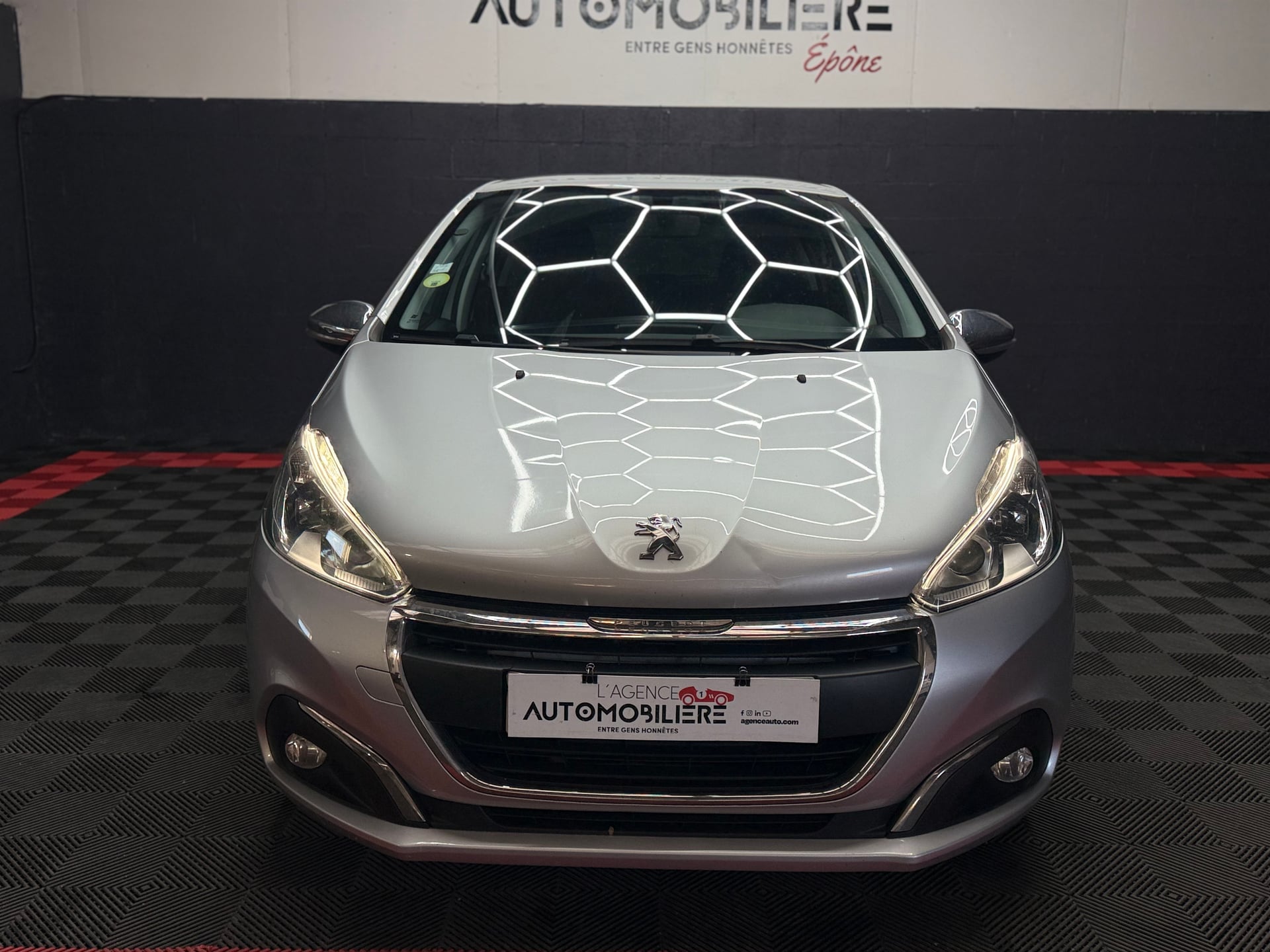 Peugeot 208 1.6 BlueHDi 100 ch Style — 2