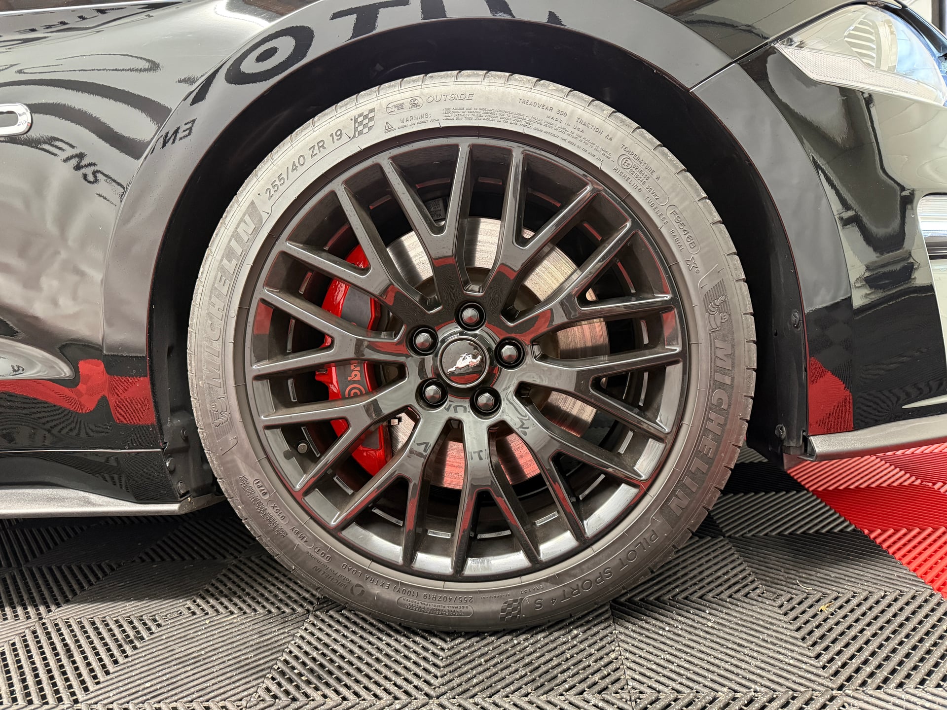 Ford Mustang Fastback VI (2) 5.0 V8 GT BVA10 — 30