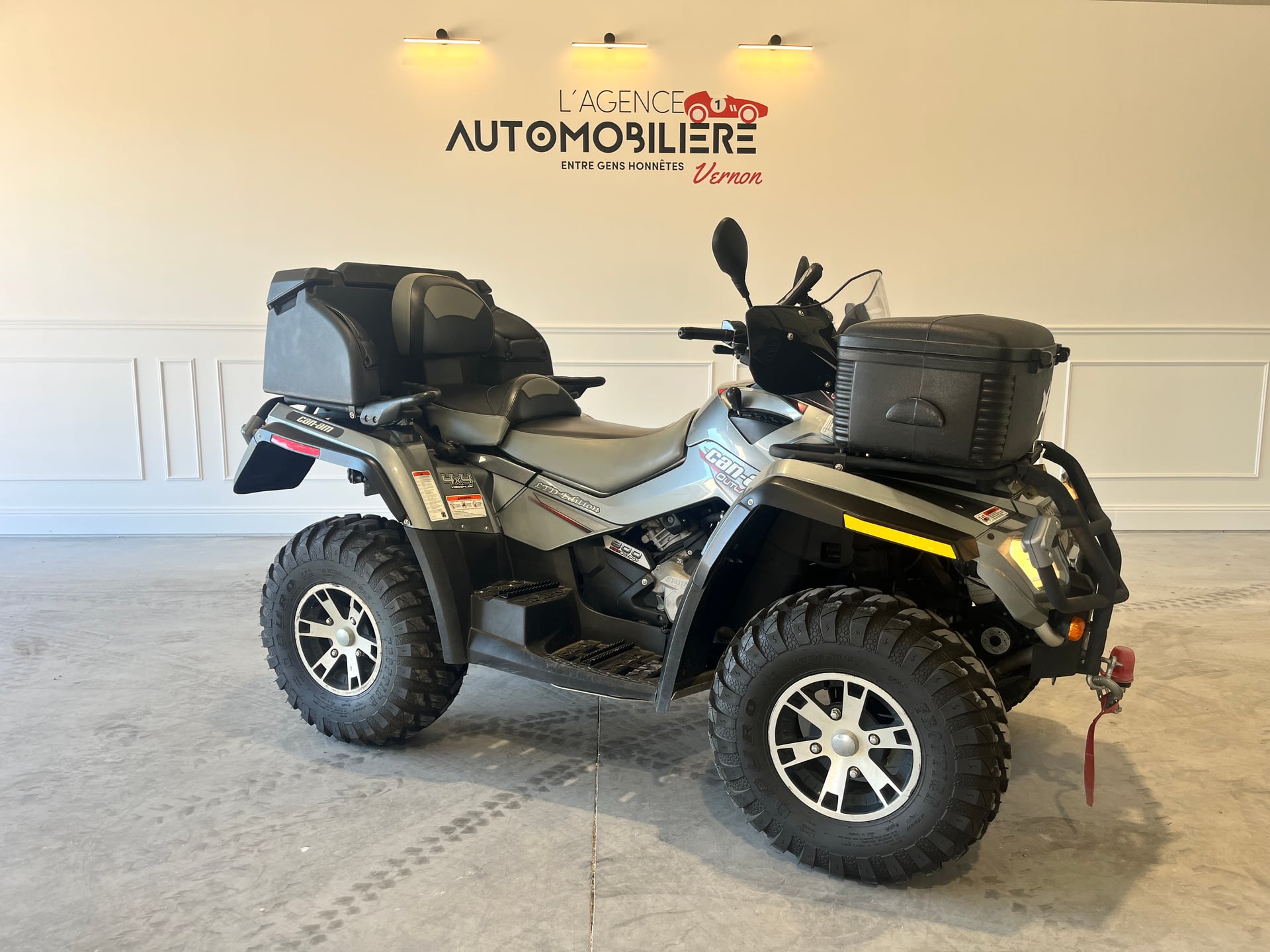 CAN-AM Outlander 800 R MAX LTD — 2