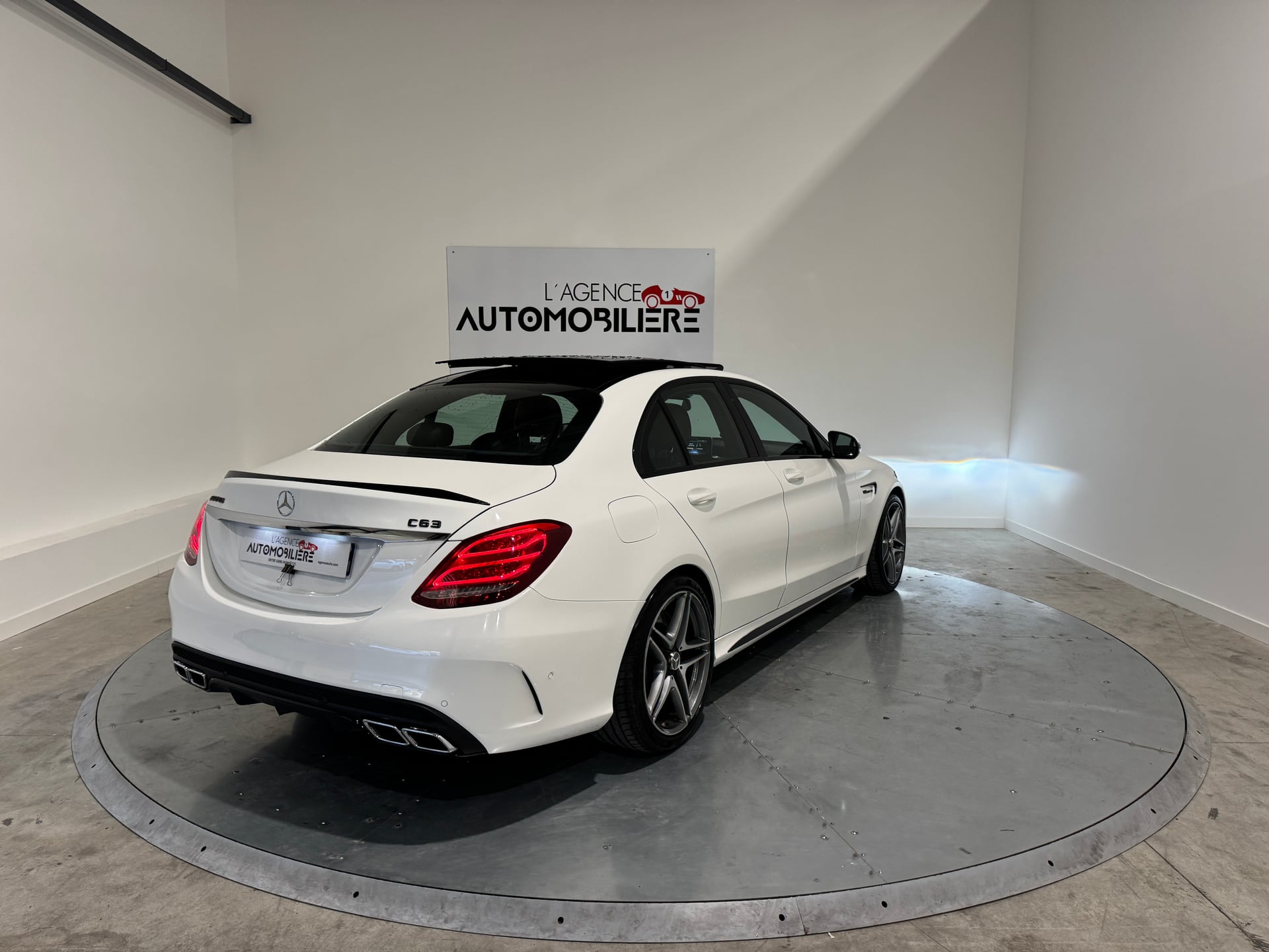 Mercedes-Benz Classe C 63 AMG 476Ch V8 BI-TURBO BERLINE / TOIT OUVRANT / ÉCHAPPEMENT SPORT AMG — 2