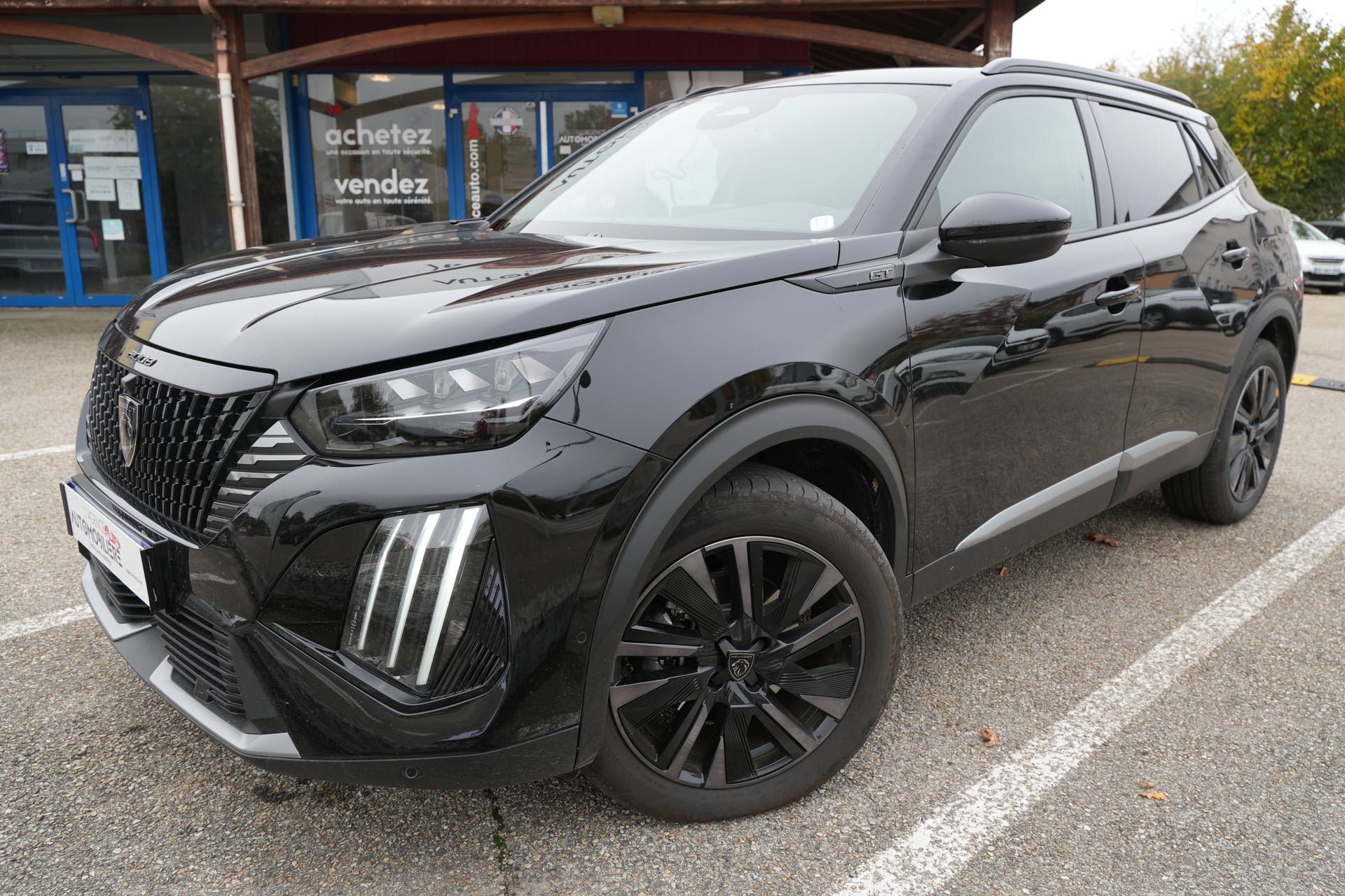 Peugeot 2008 II (2) 1.2 HYBRID 145 GT E-DCS6 — 2