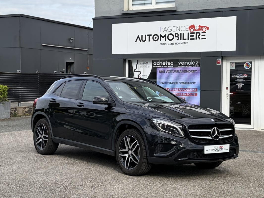 Mercedes-Benz GLA 220D SENSATION 4MATIC 7G-DCT