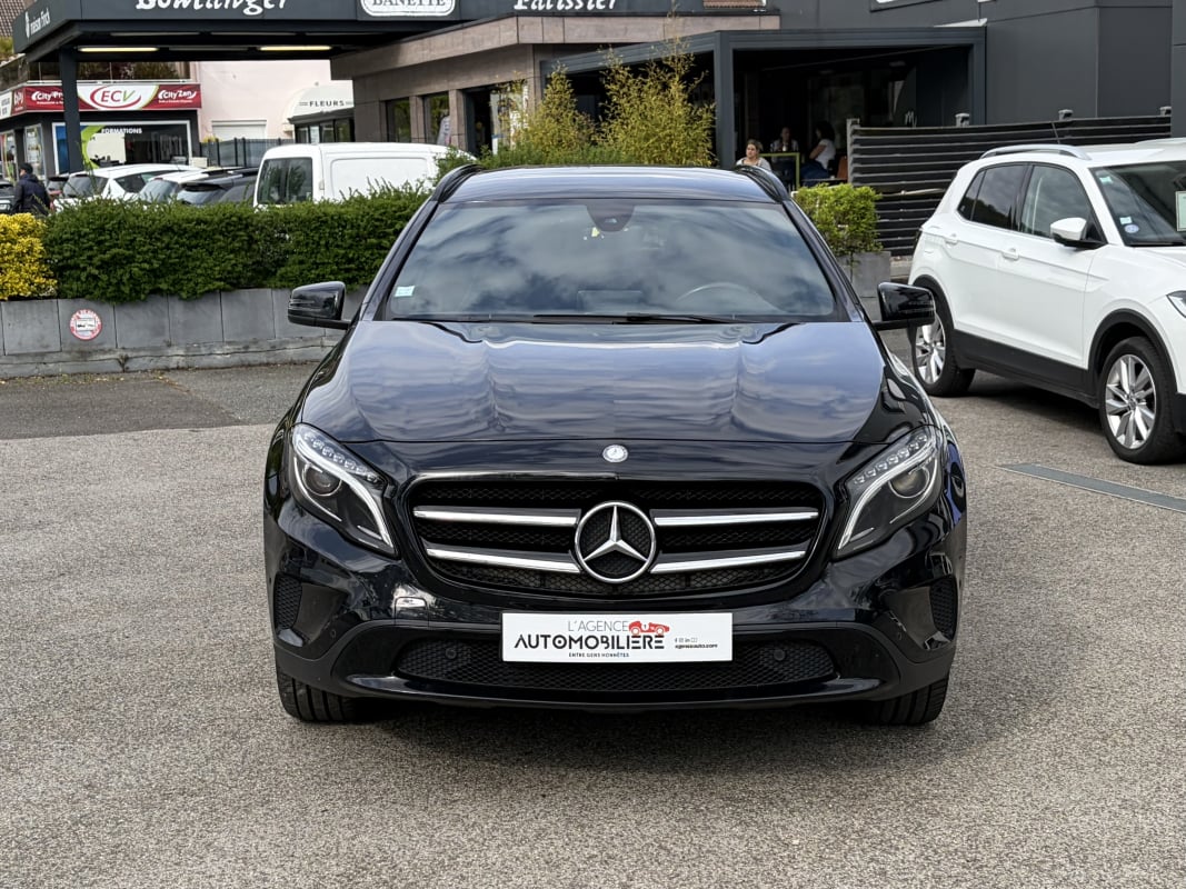 Mercedes-Benz GLA 220D SENSATION 4MATIC 7G-DCT — 2