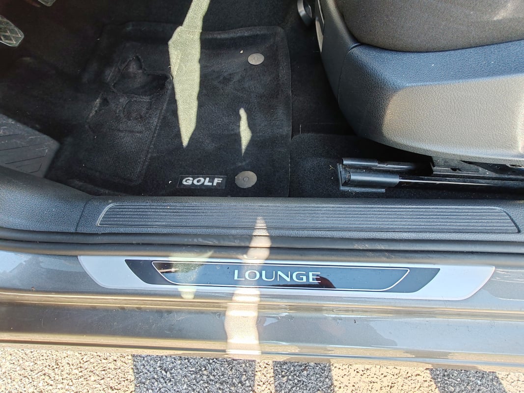 Volkswagen Golf 1.6 TDI 110 LOUNGE BVM — 40