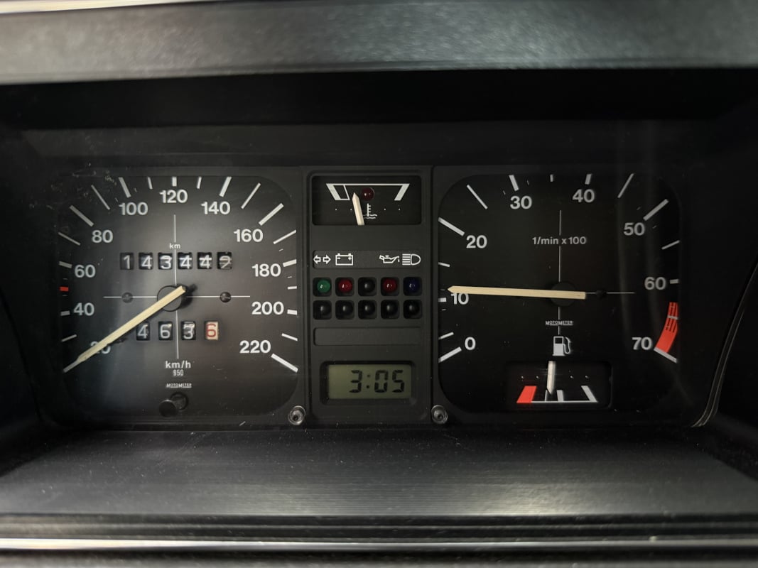 Volkswagen Golf I Cabriolet 1.8 90cv KARMANN — 30
