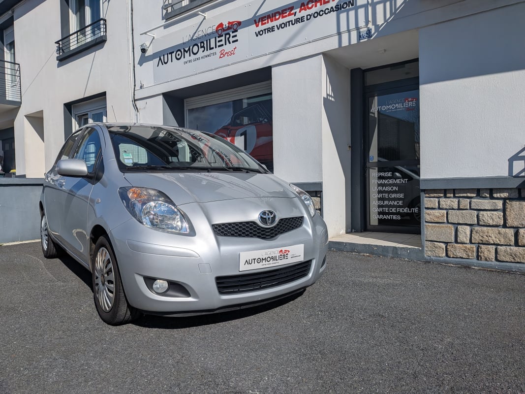 Toyota Yaris 1.4 D4D 90 LUNA PACK BVA — 1