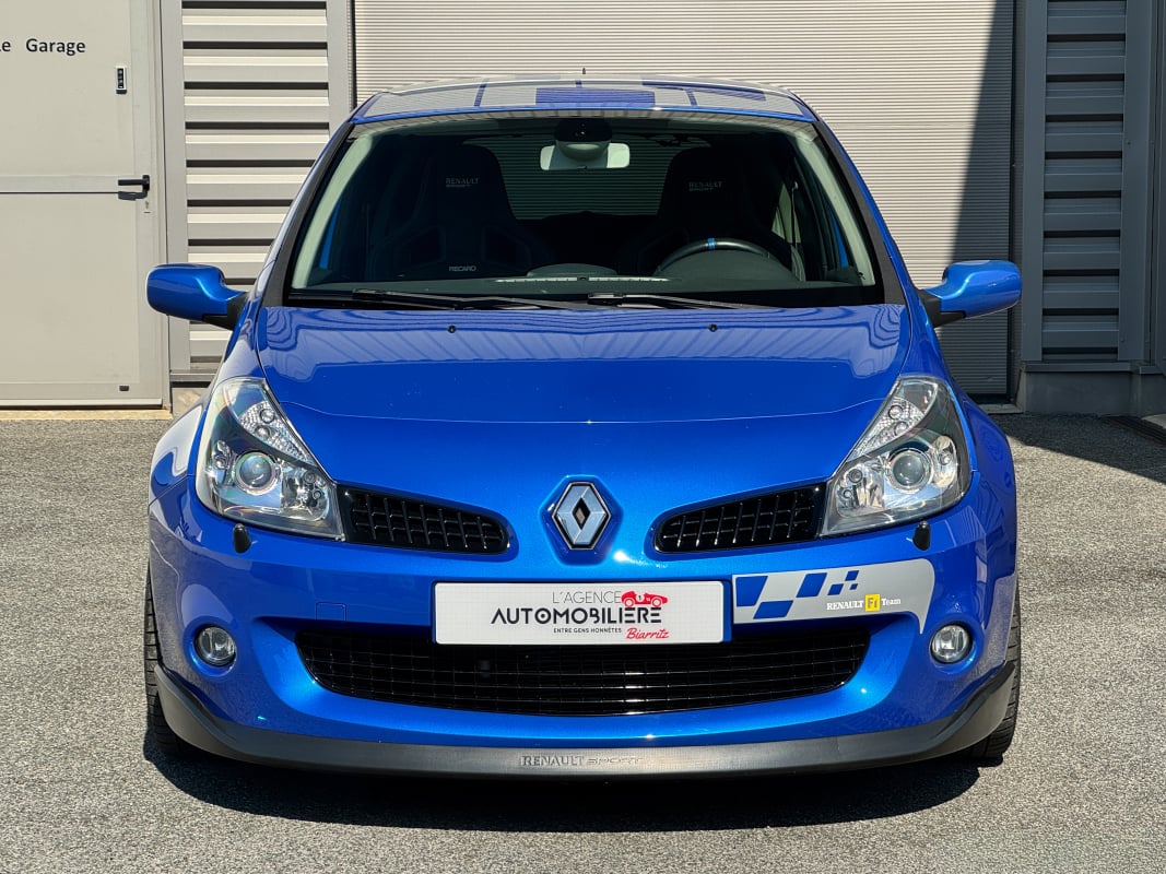 Renault Clio III RS 2.0 16V 197 - Look F1 Team — 2