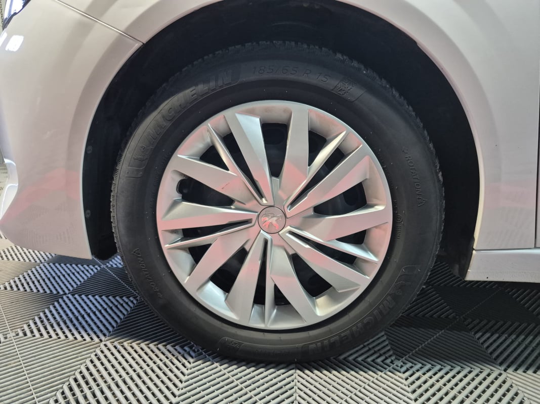 Peugeot 208 II SOCIETE 1.5 BLUEHDI 100 TVA RECUPERABLE — 25