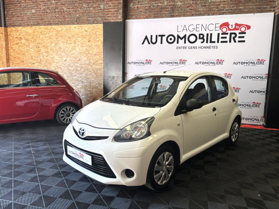 Toyota Aygo 1.0 VTII 5 portes finition Active — 1