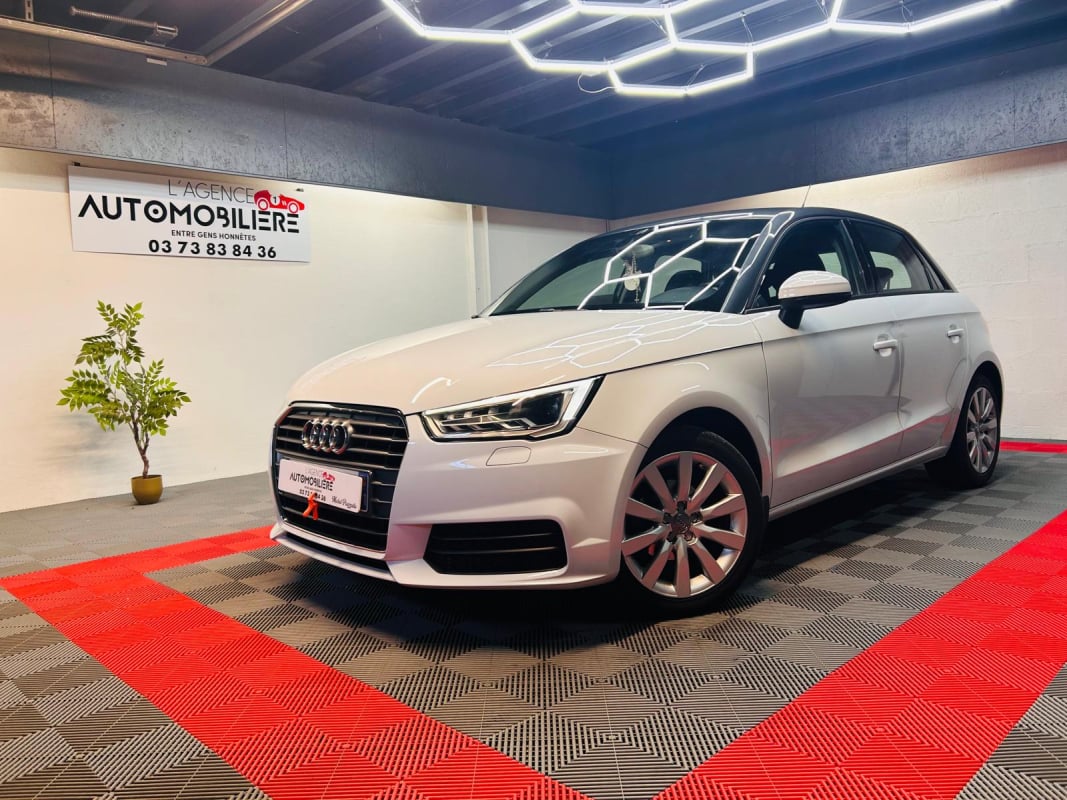 Audi A1 Sportback Audi A1 1.0 TFSI Ultra Ambiente – Couleur Bi-ton – Très Propre – À Voir Absolument – 2017 — 1