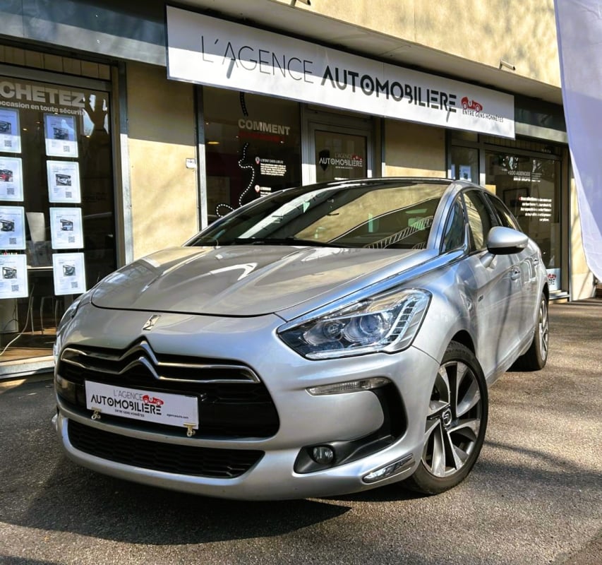 Citroen DS5 HYBRID4 SO CHIC ETG6 HISTORIQUE D'ENTRETIEN COMPLET — 1