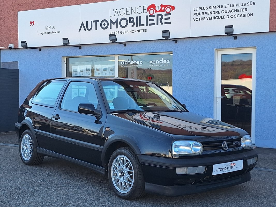 Volkswagen Golf 2.8 VR6 174ch 3 Portes — 1