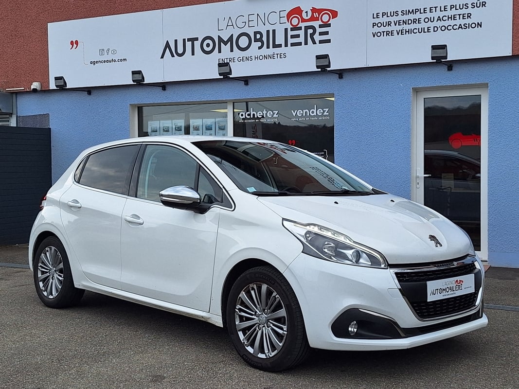 Peugeot 208 1.2 Puretech 110 ch Allure 1ère main boite auto — 1